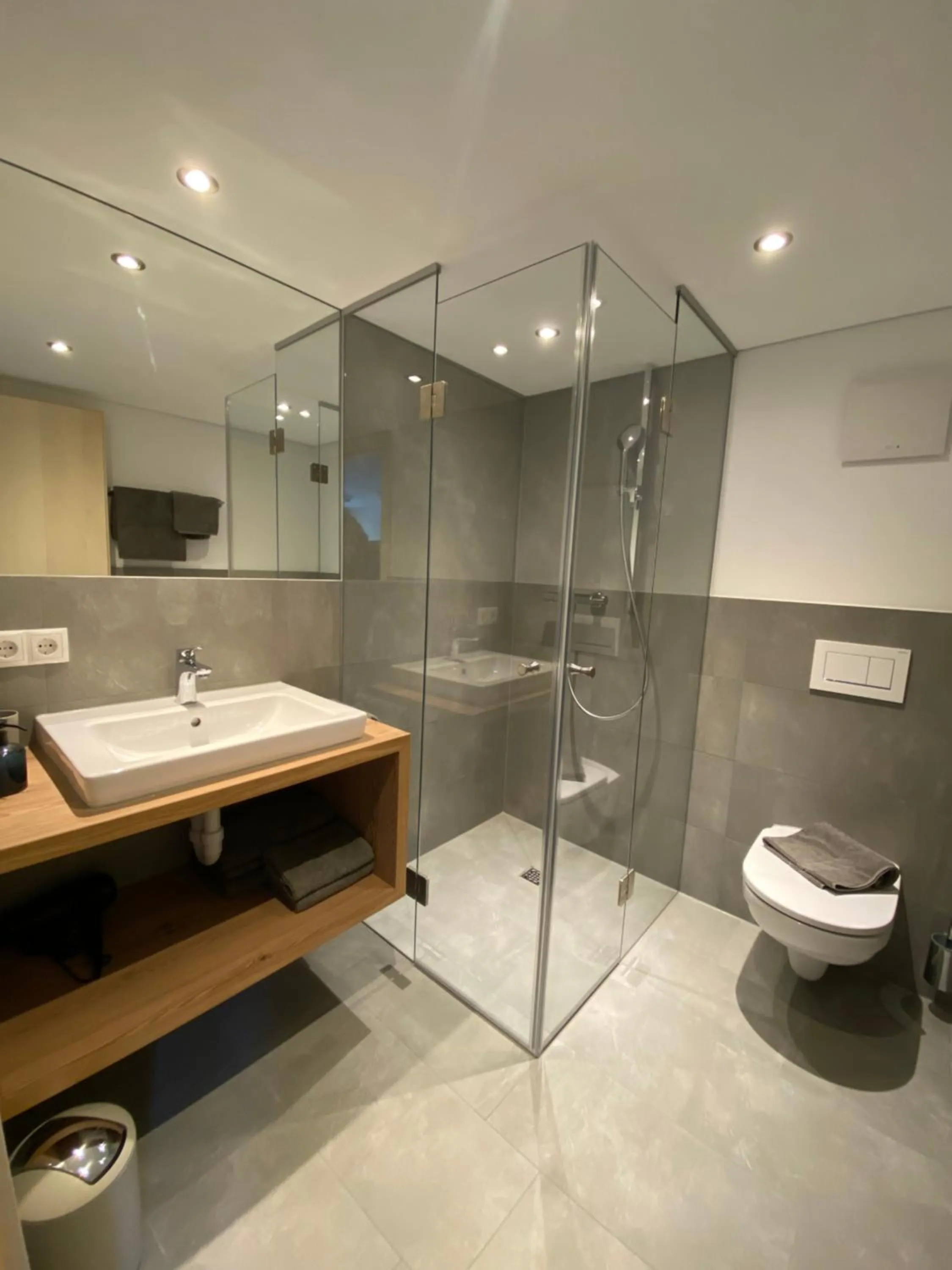 Shower in Gasthaus Sulzfluh