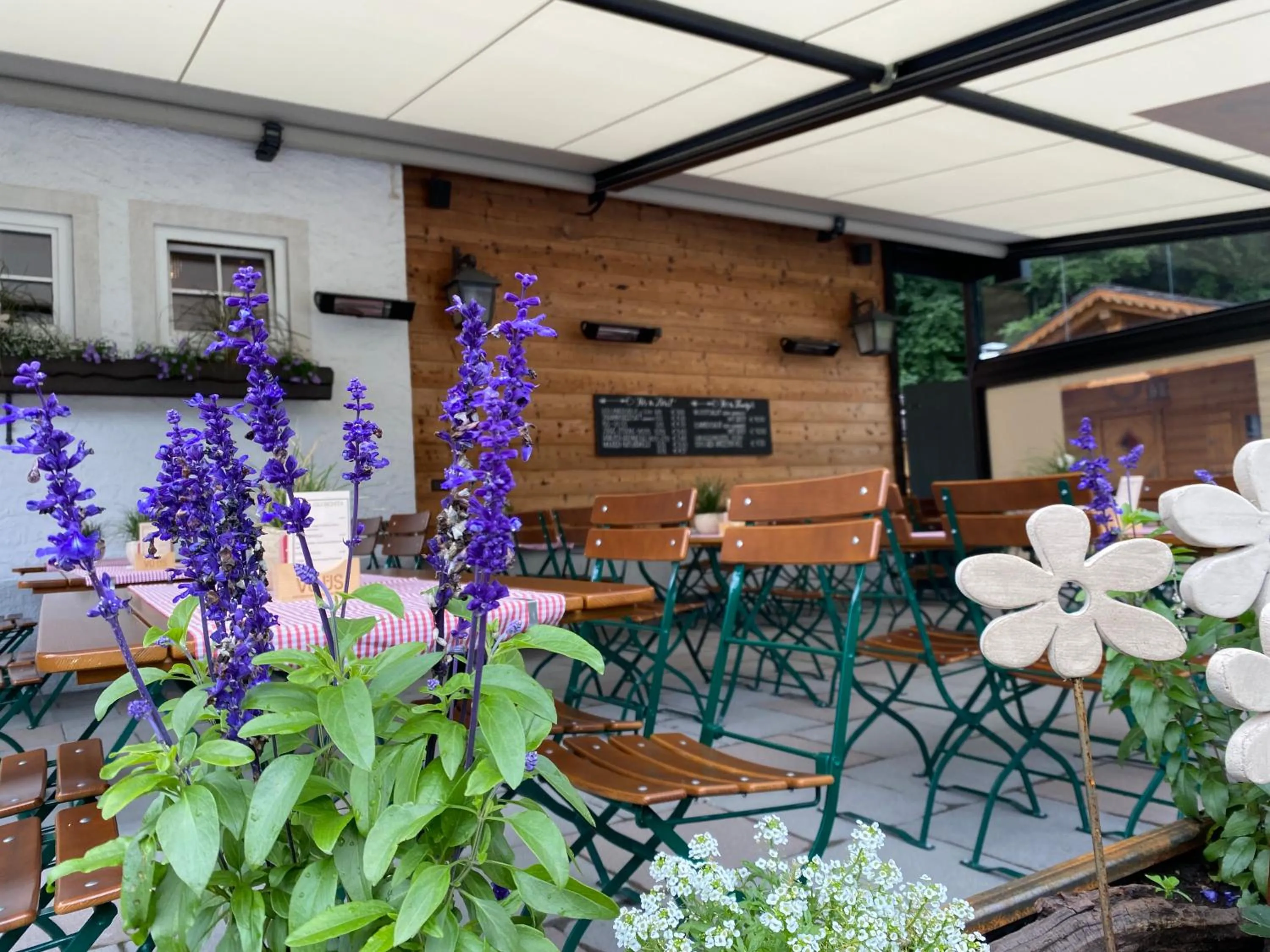 Restaurant/places to eat in Gasthaus Sulzfluh