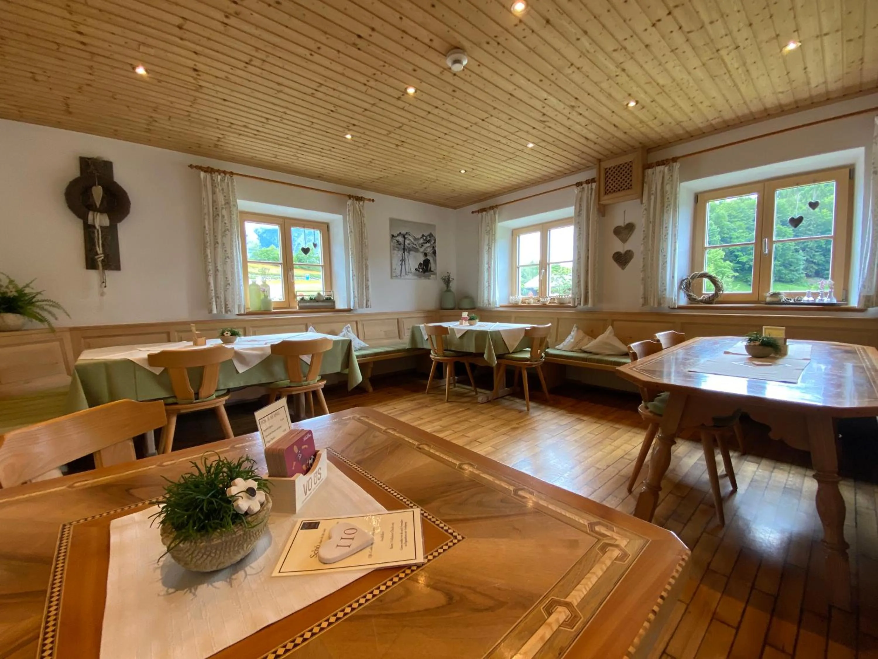 Restaurant/places to eat in Gasthaus Sulzfluh