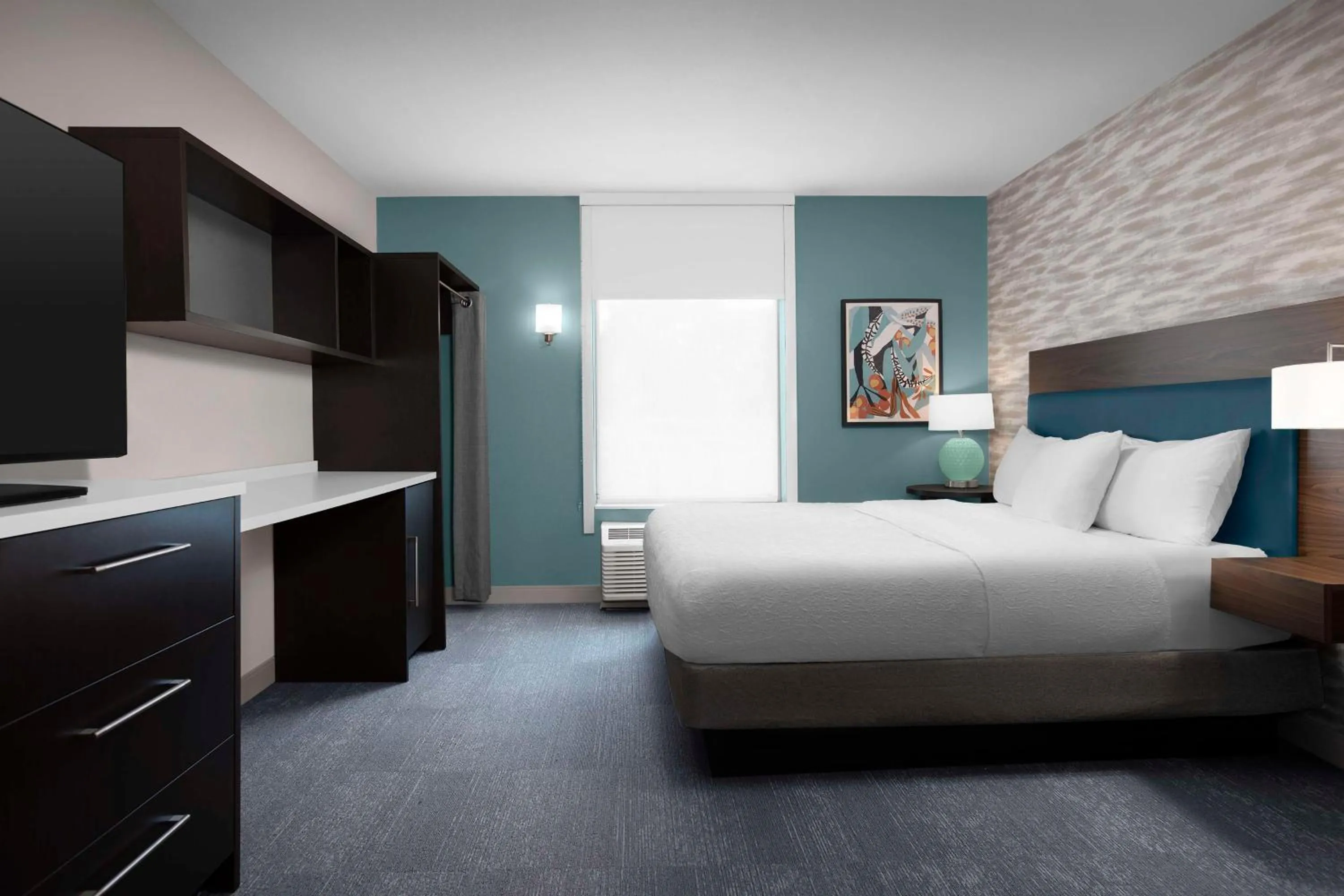 Bed in Home2 Suites by Hilton Pittsburgh - McCandless, PA