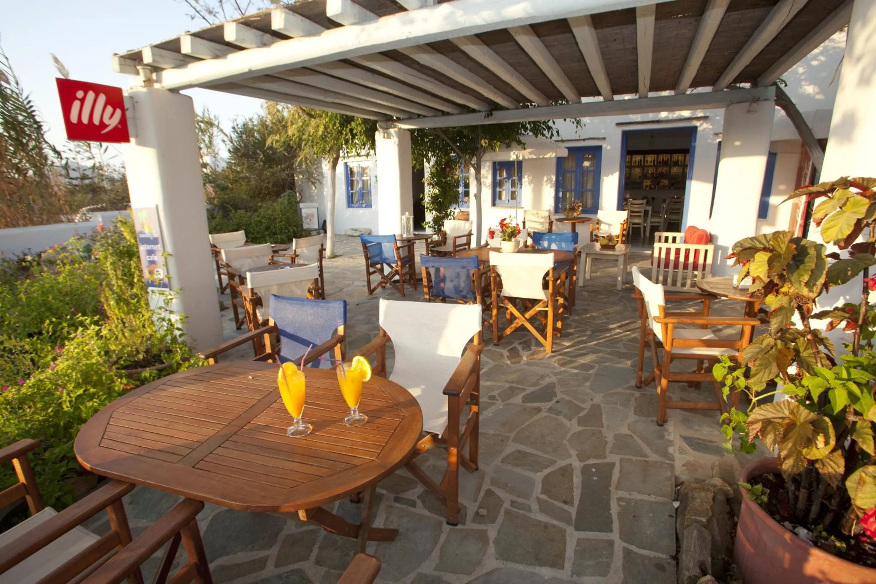 Lounge or bar in Something Else