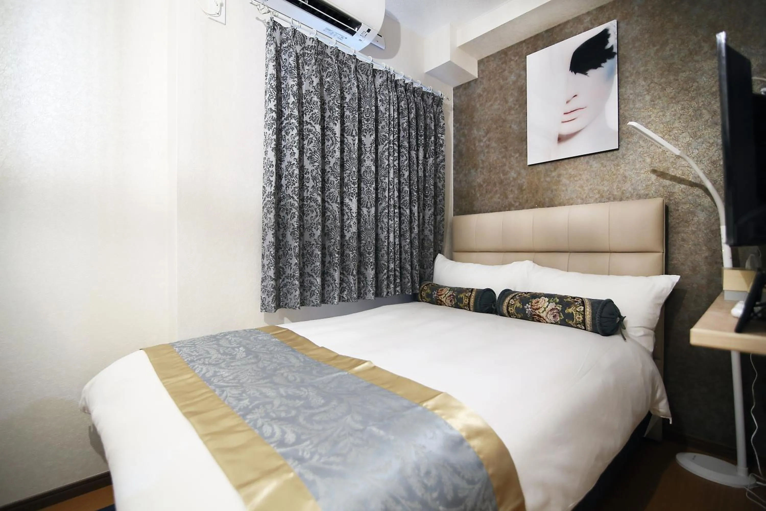 Bed in SHINJUKU GLOBAL HOTEL