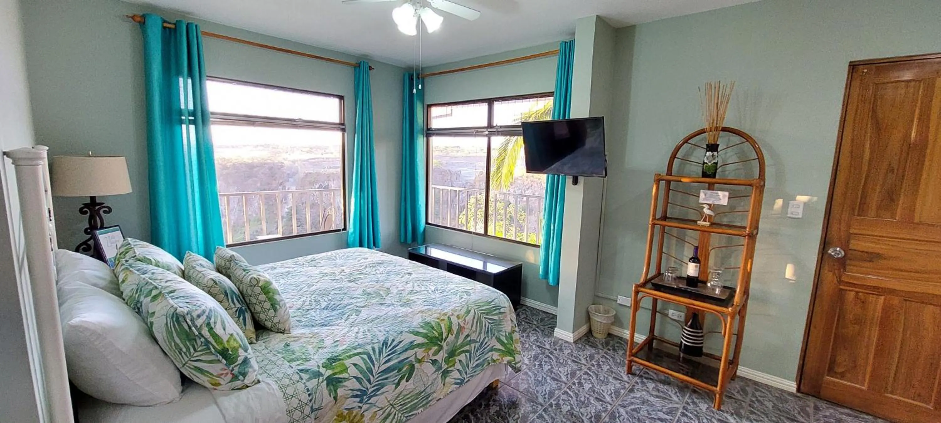 Photo of the whole room, Bed in Vista Canyon Inn