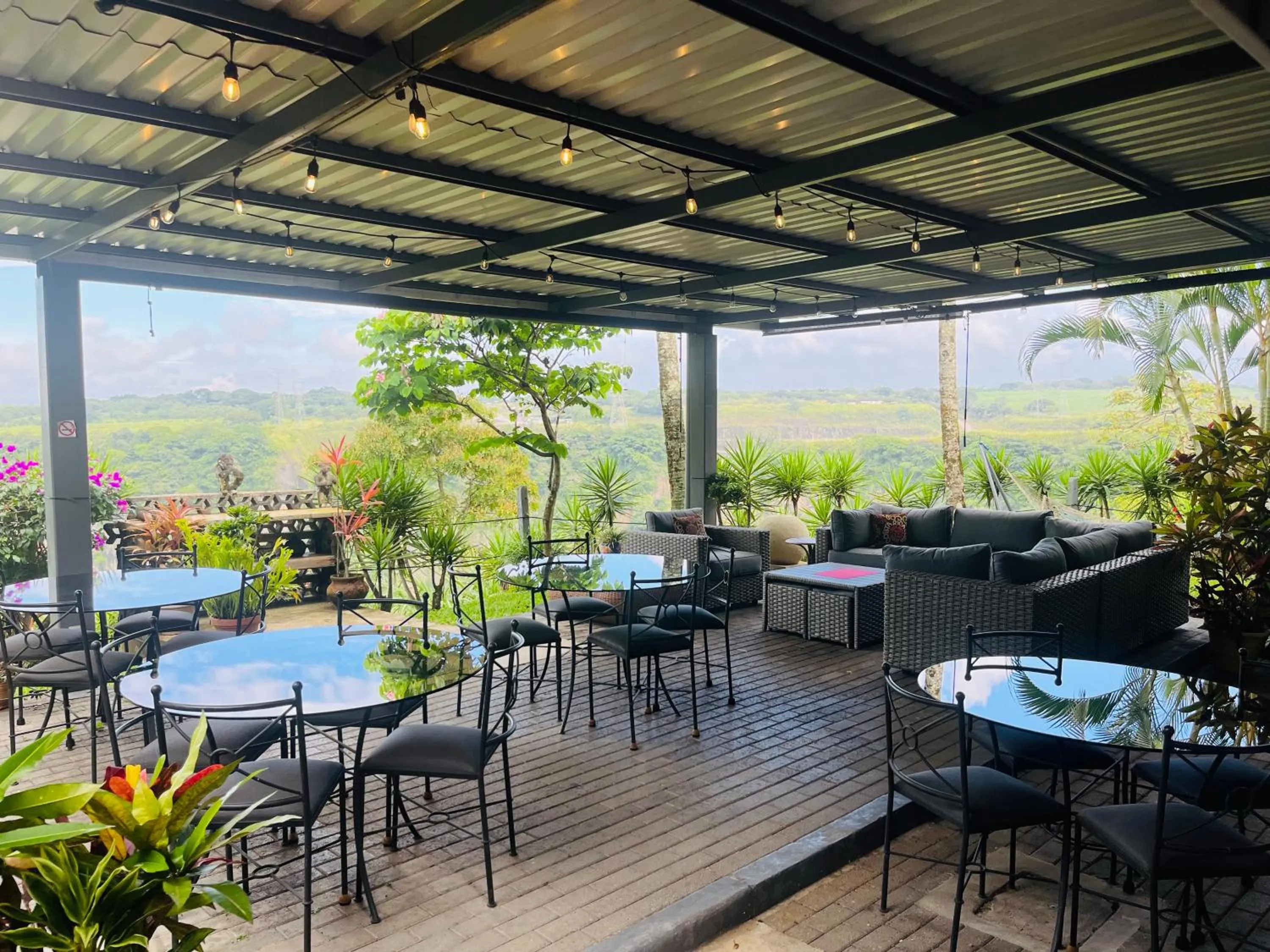 Property building in Vista Canyon Inn