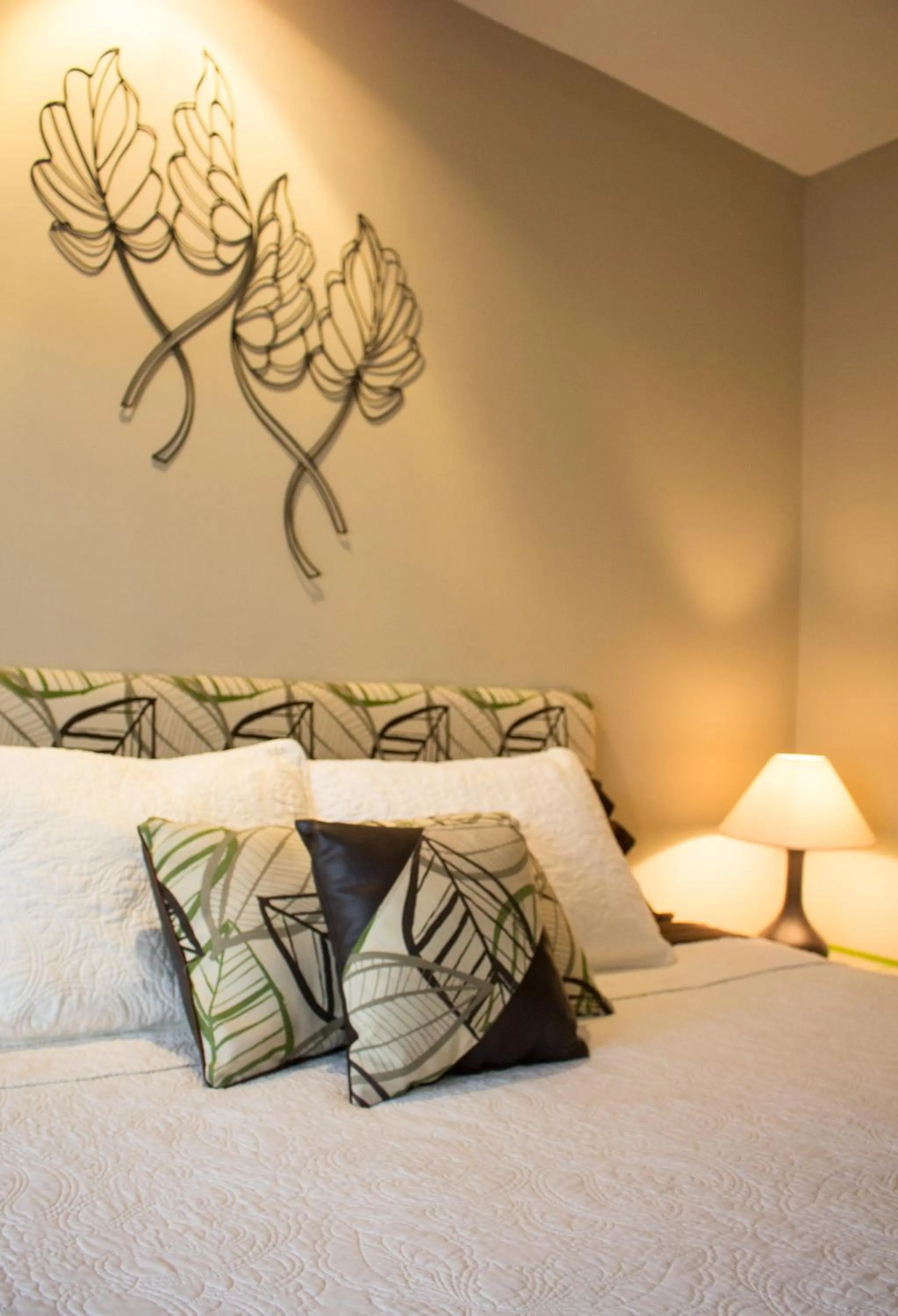 Bed in Vista Canyon Inn