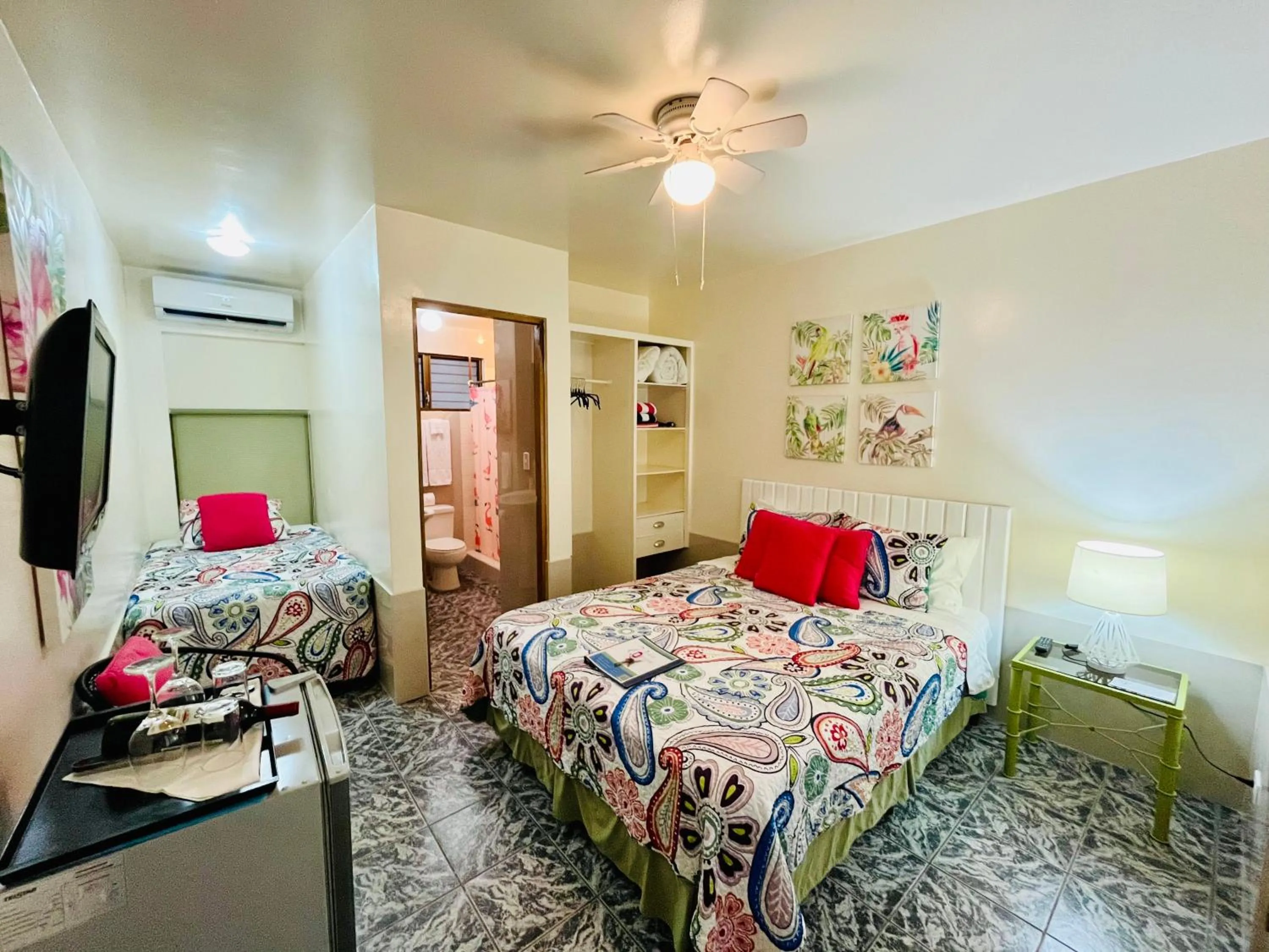 Bathroom, Bed in Vista Canyon Inn