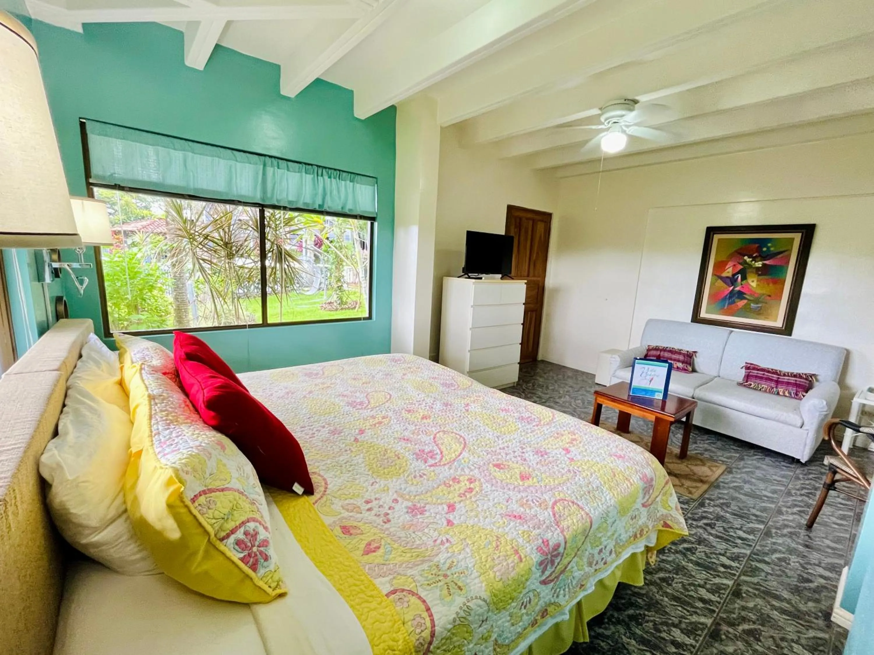 Photo of the whole room, Bed in Vista Canyon Inn