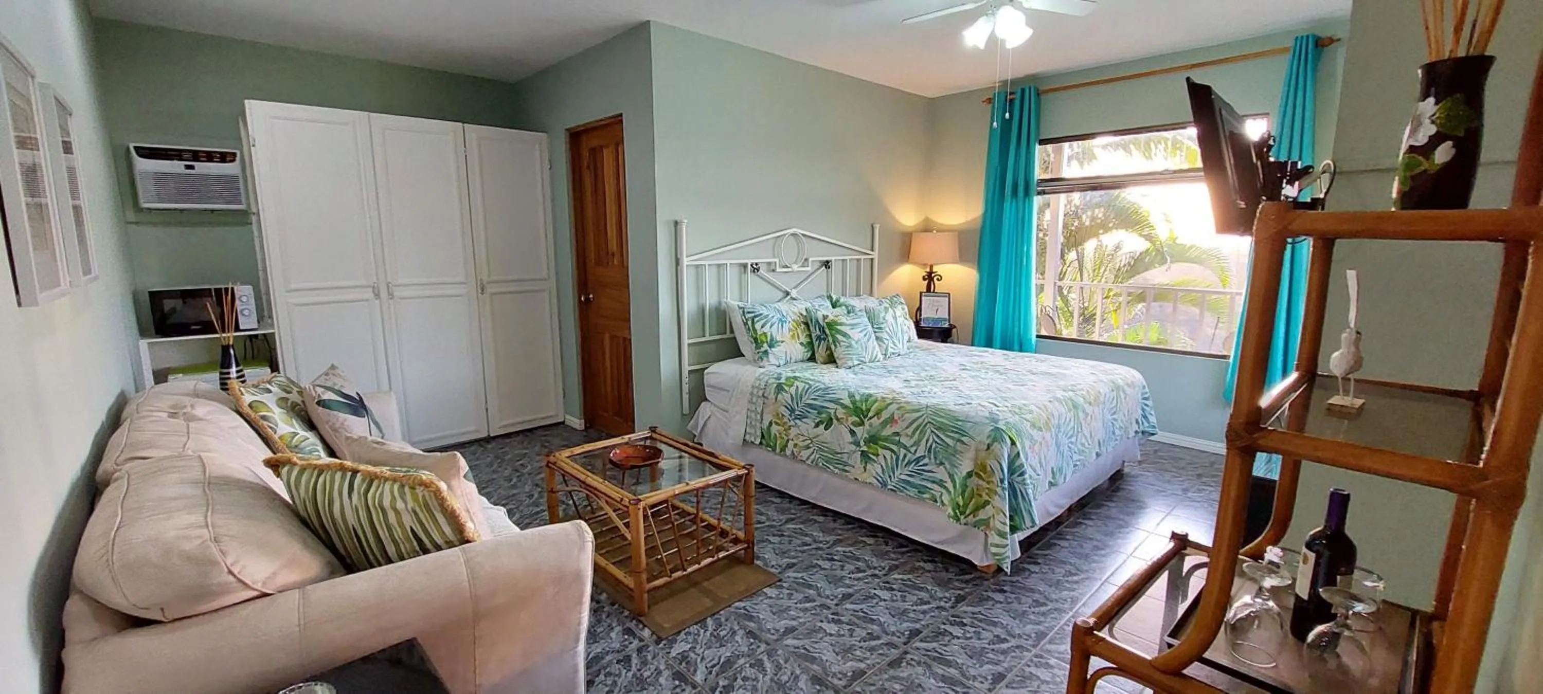 Photo of the whole room, Bed in Vista Canyon Inn