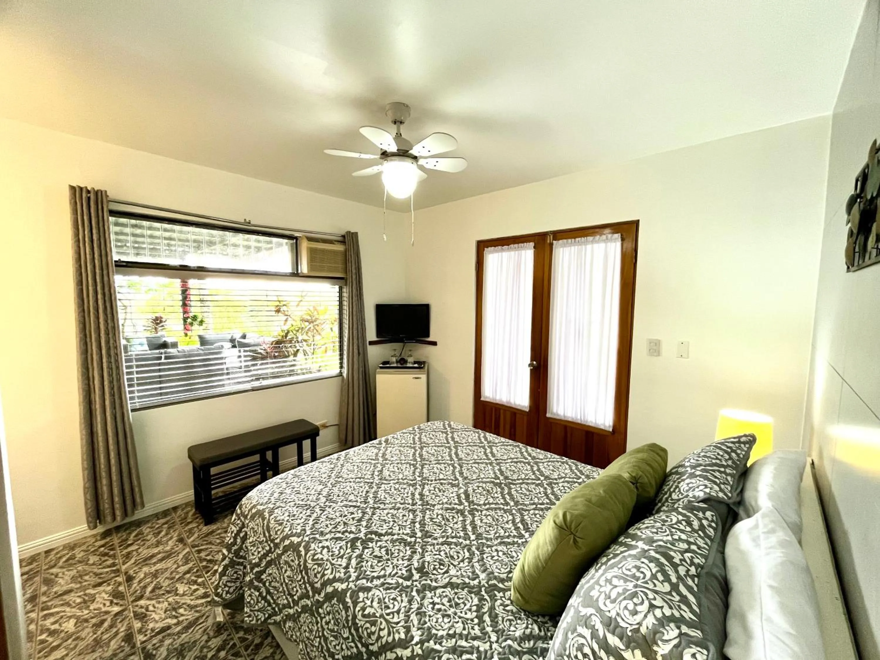 Bed in Vista Canyon Inn