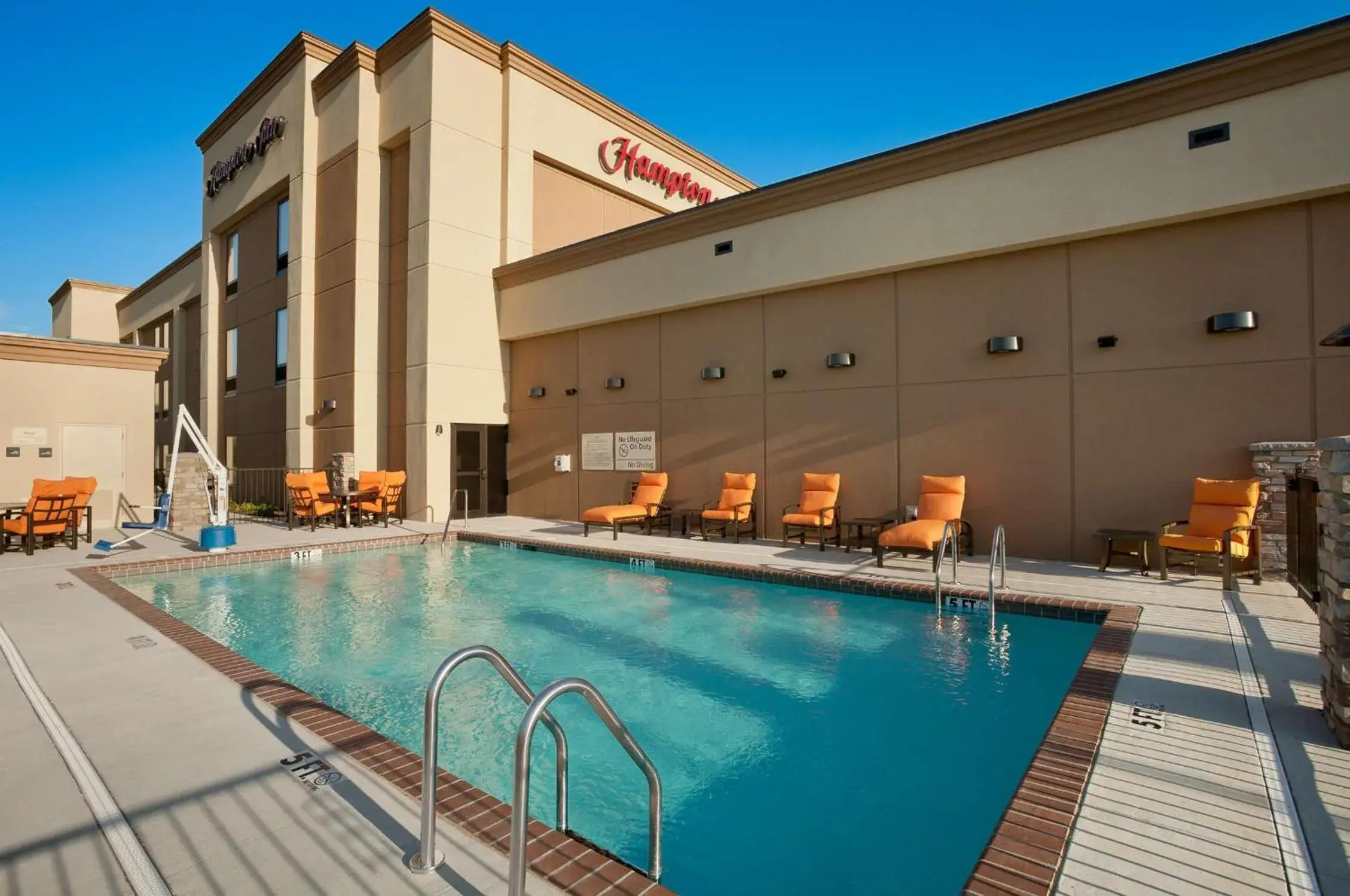 Pool view in Hampton Inn Magnolia Pool view in Hampton Inn Magnolia