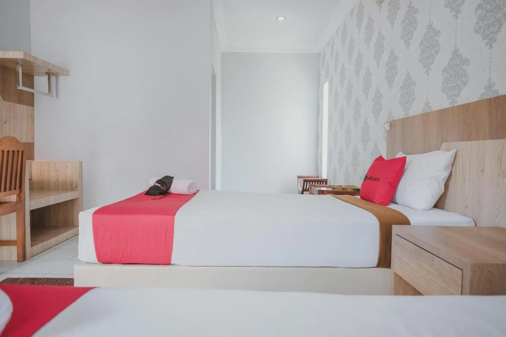 Bedroom in RedDoorz Syariah near RSUD Kolonel Abundjani Bangko