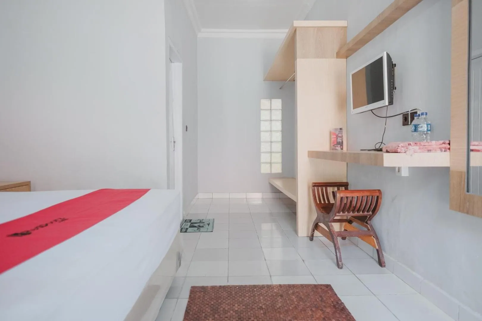 Bedroom in RedDoorz Syariah near RSUD Kolonel Abundjani Bangko