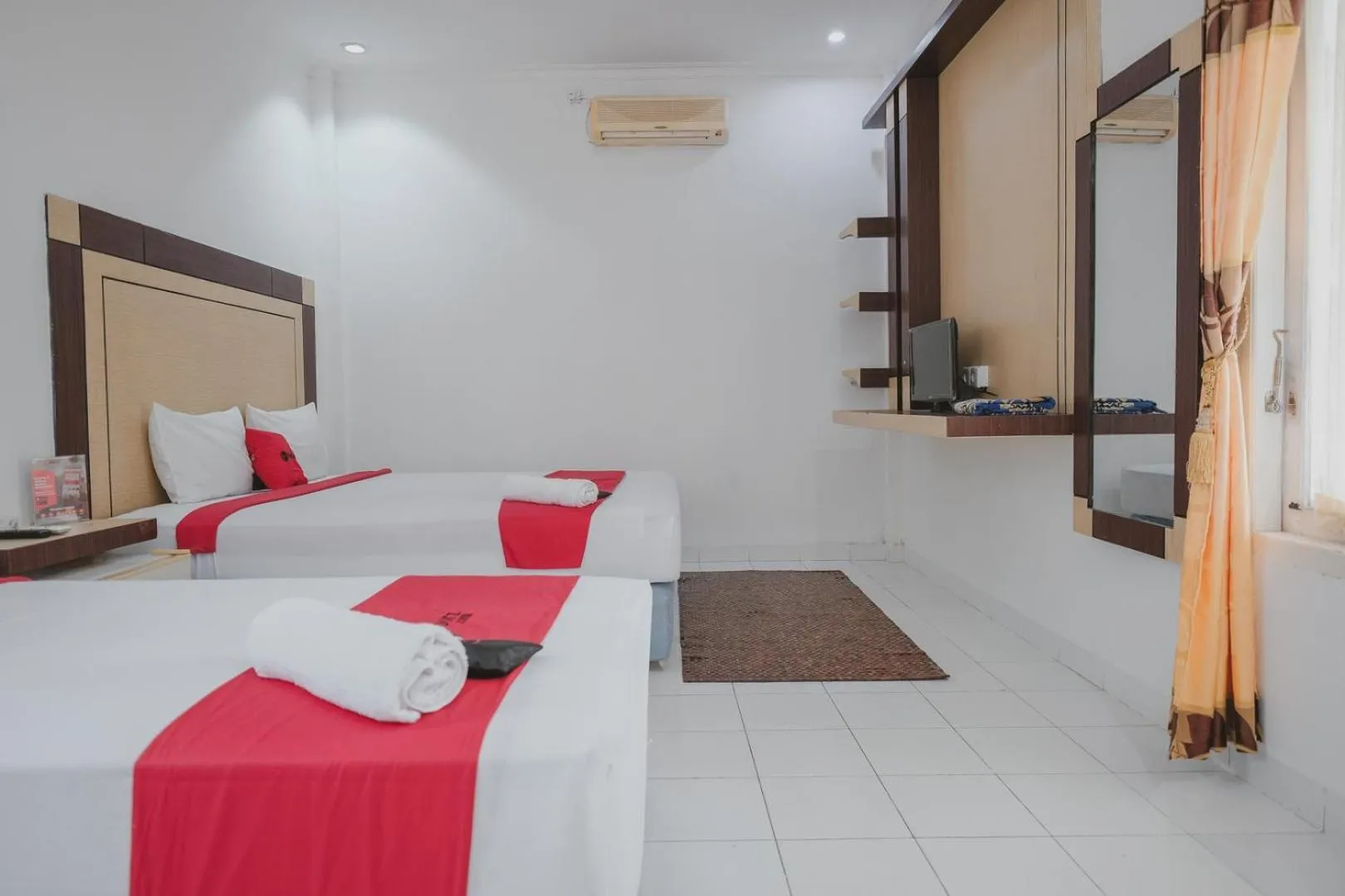 Bedroom in RedDoorz Syariah near RSUD Kolonel Abundjani Bangko