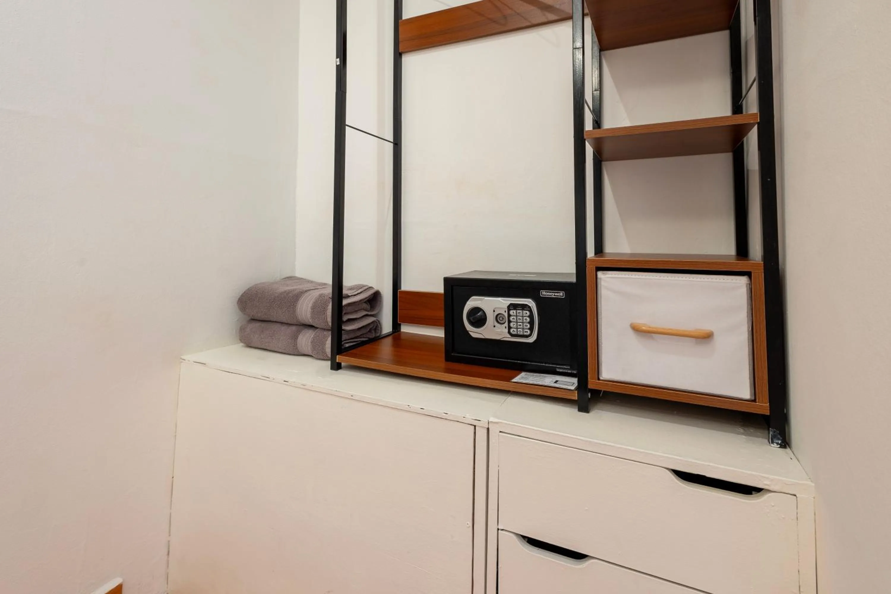 safe in MariaMar Suites