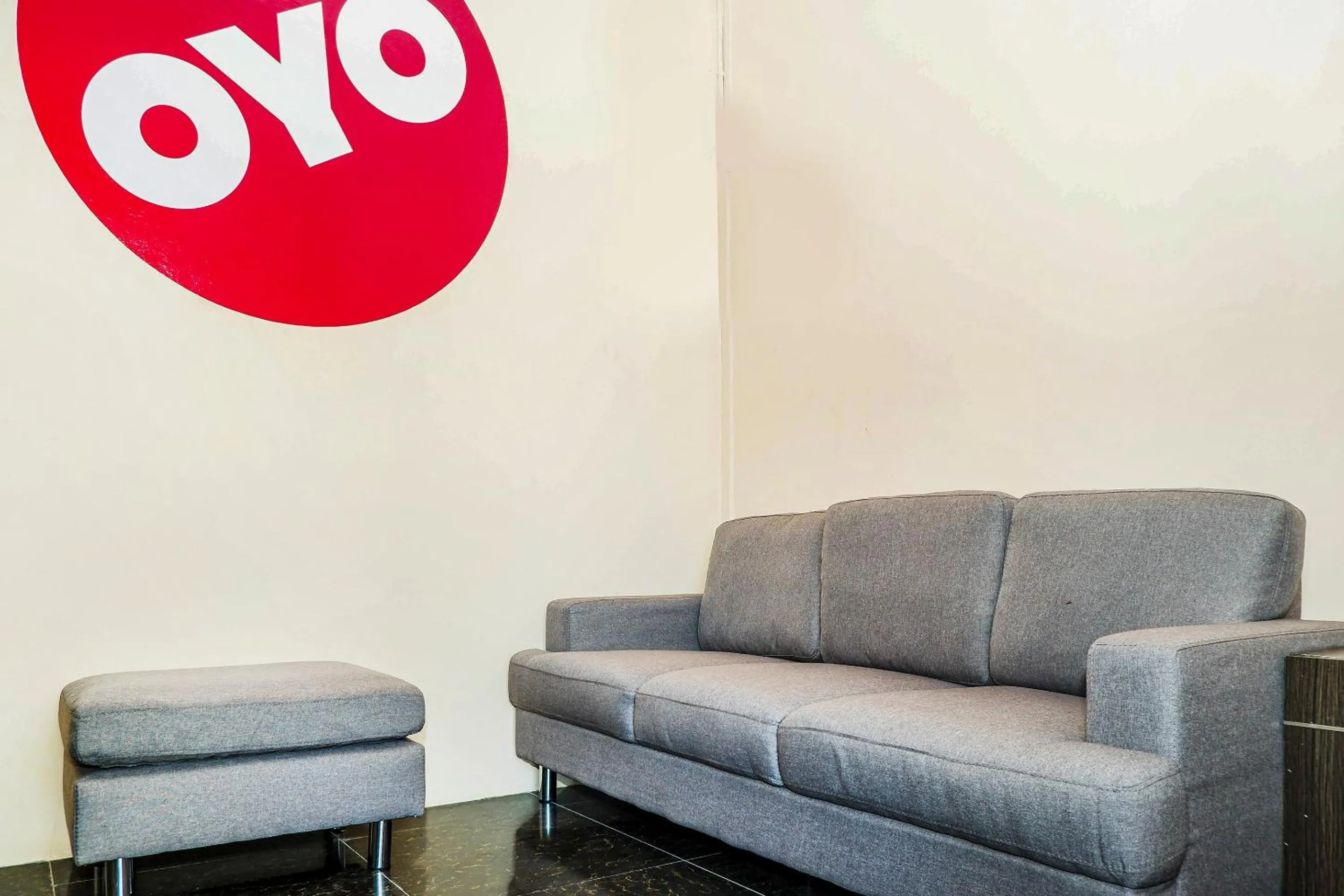 Lobby or reception in Hotel O Candi Residence