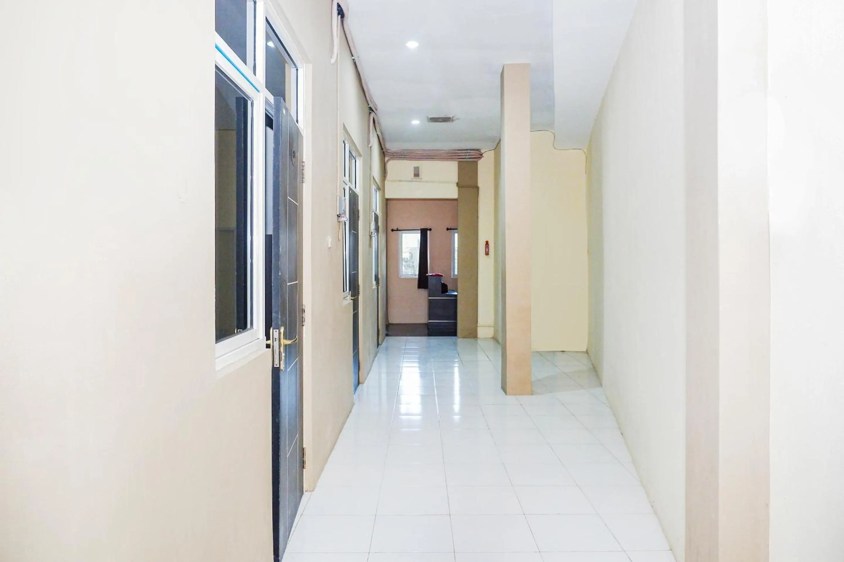 Lobby or reception in Hotel O Candi Residence