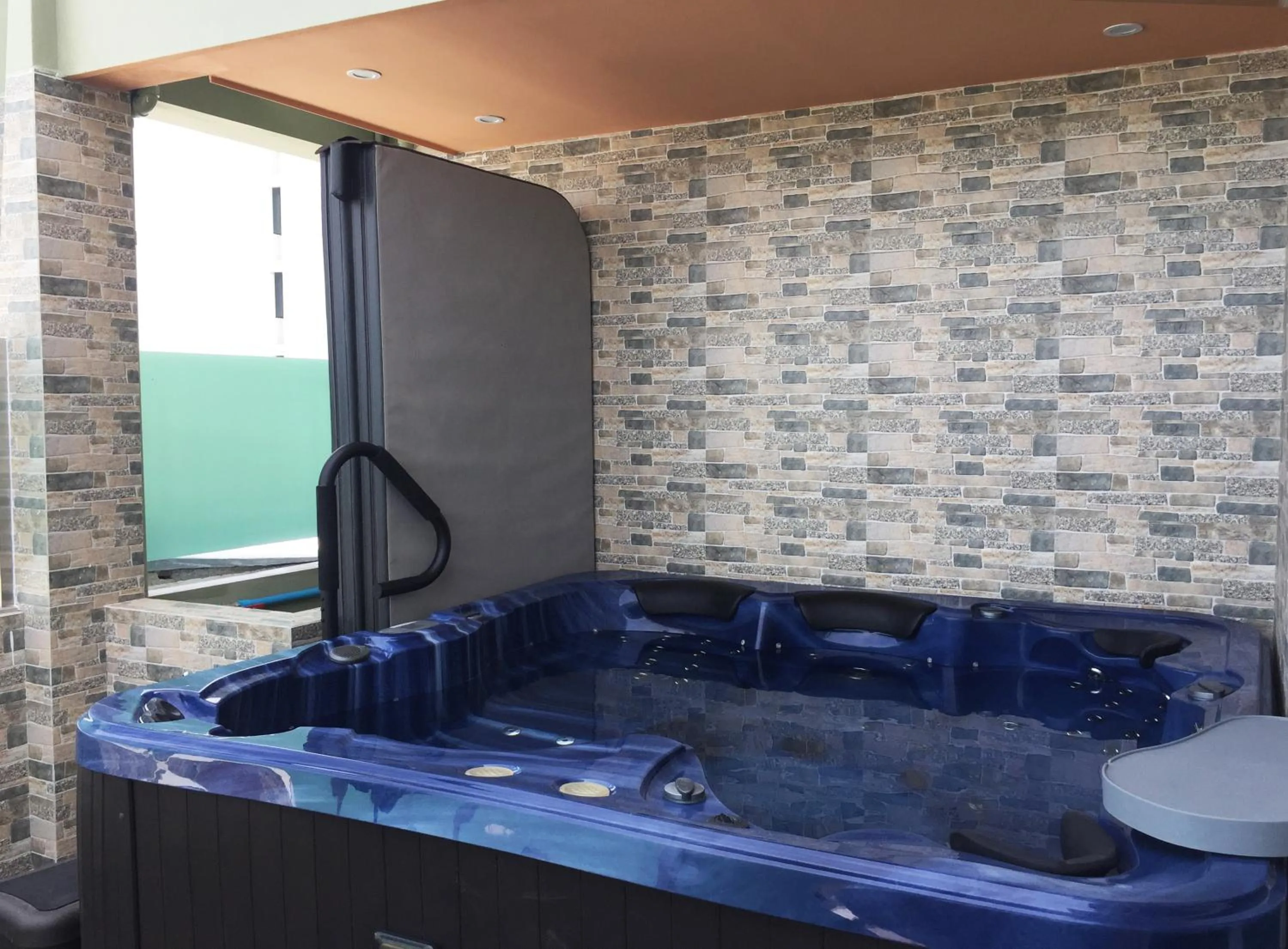 Hot Spring Bath in Rosemary Boutique