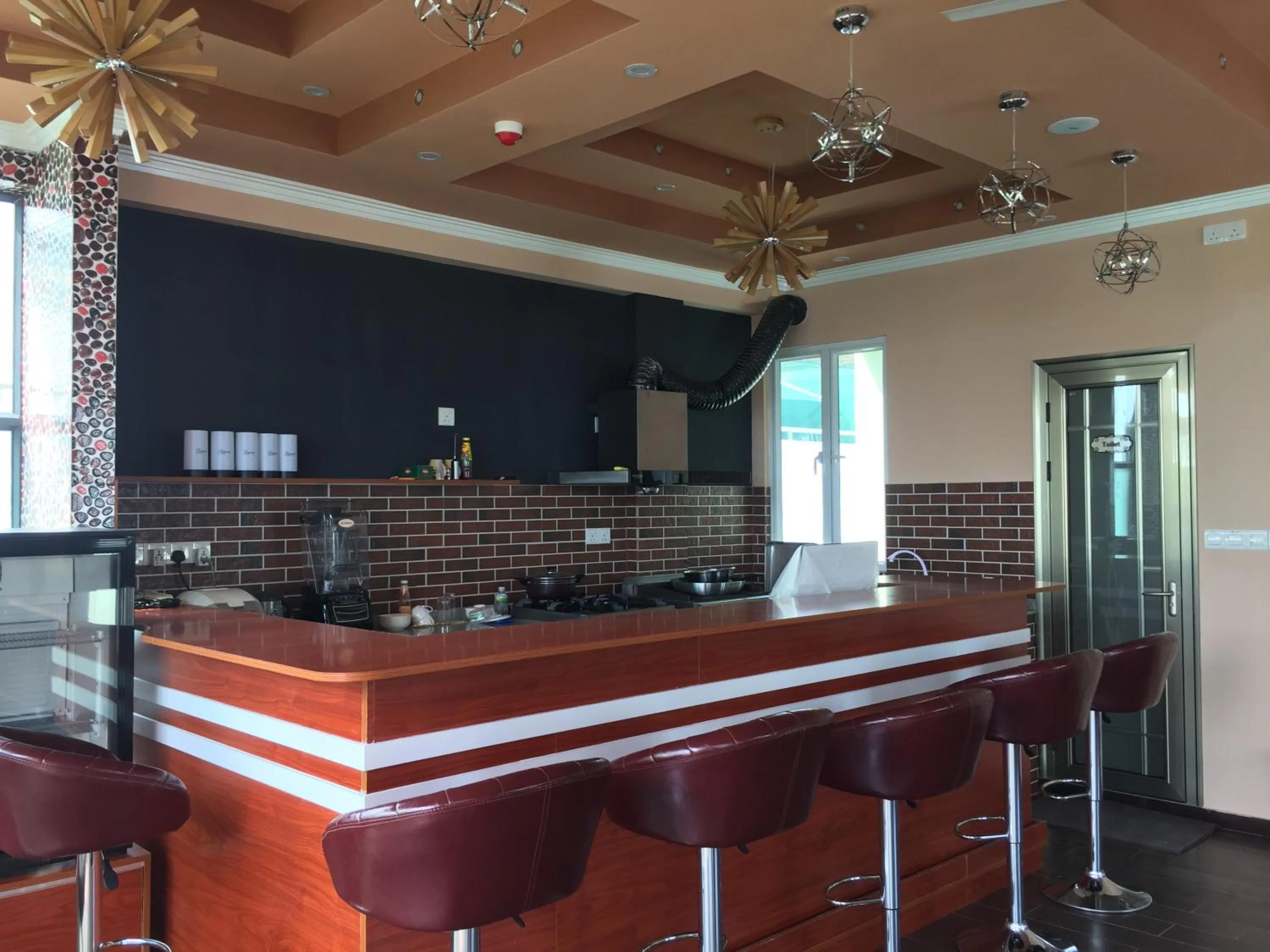 Restaurant/places to eat in Rosemary Boutique