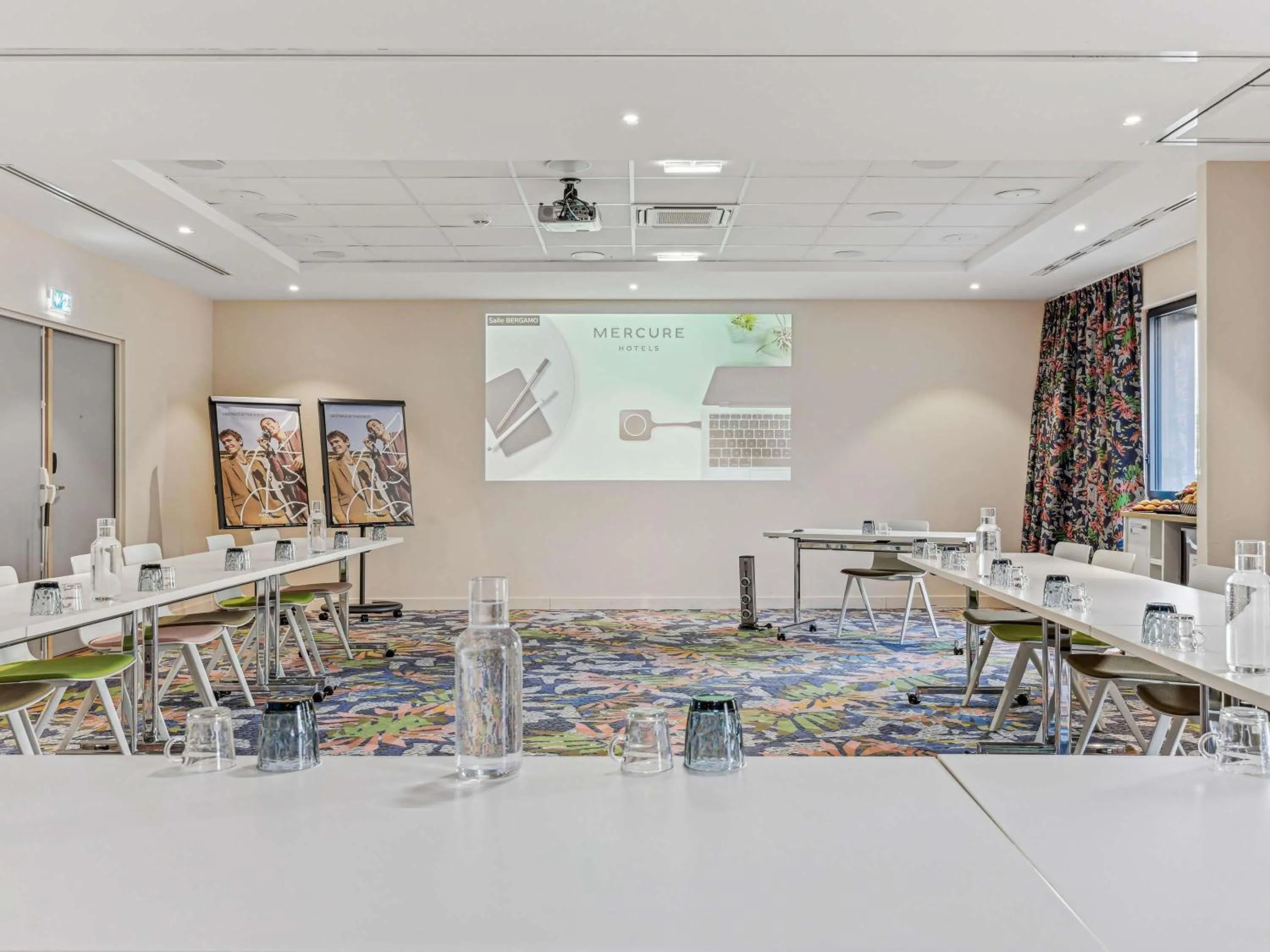 Meeting/conference room in Mercure Paris Orly Airport