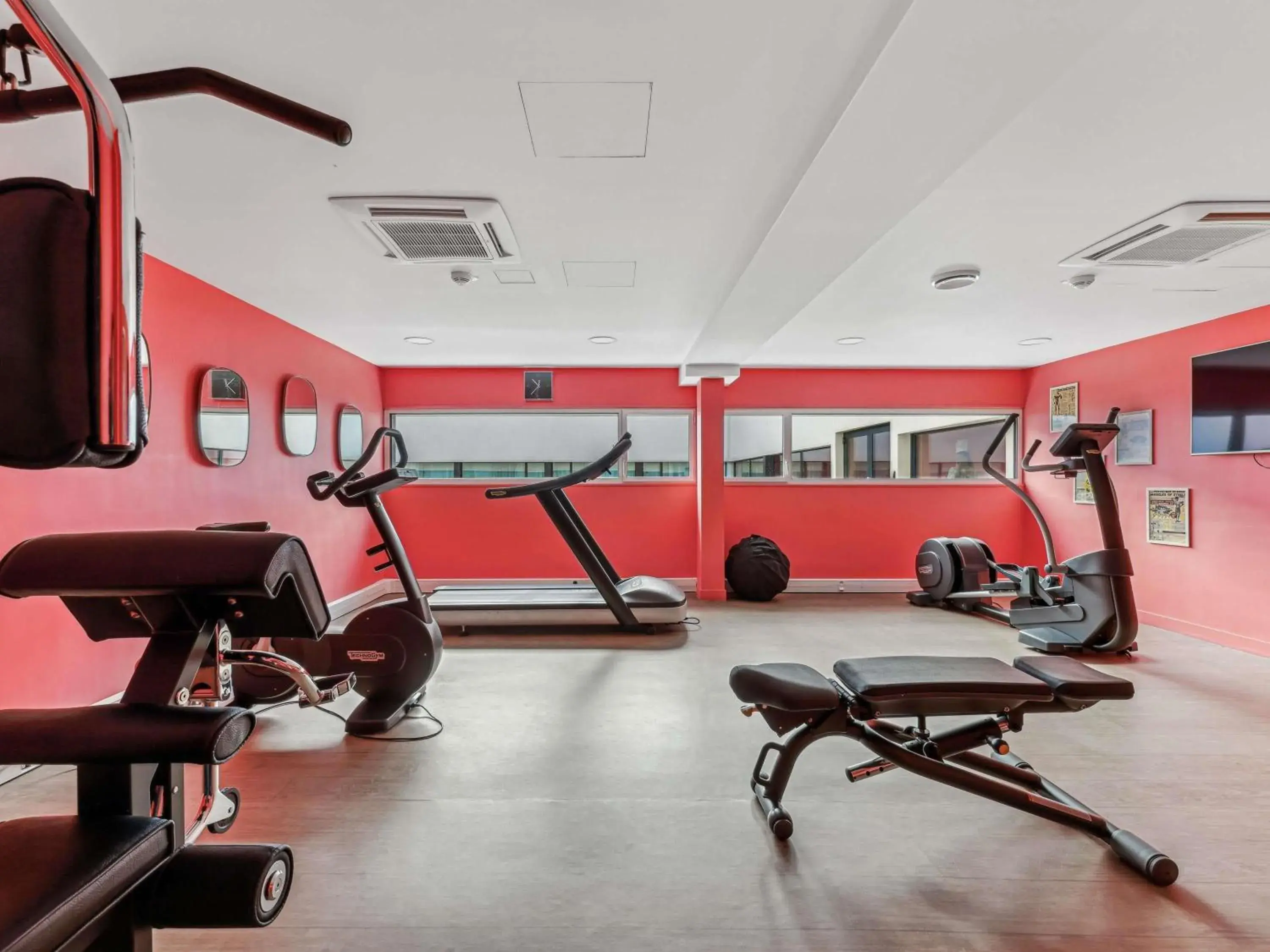 Fitness centre/facilities in Mercure Paris Orly Airport Fitness centre/facilities in Mercure Paris Orly Airport