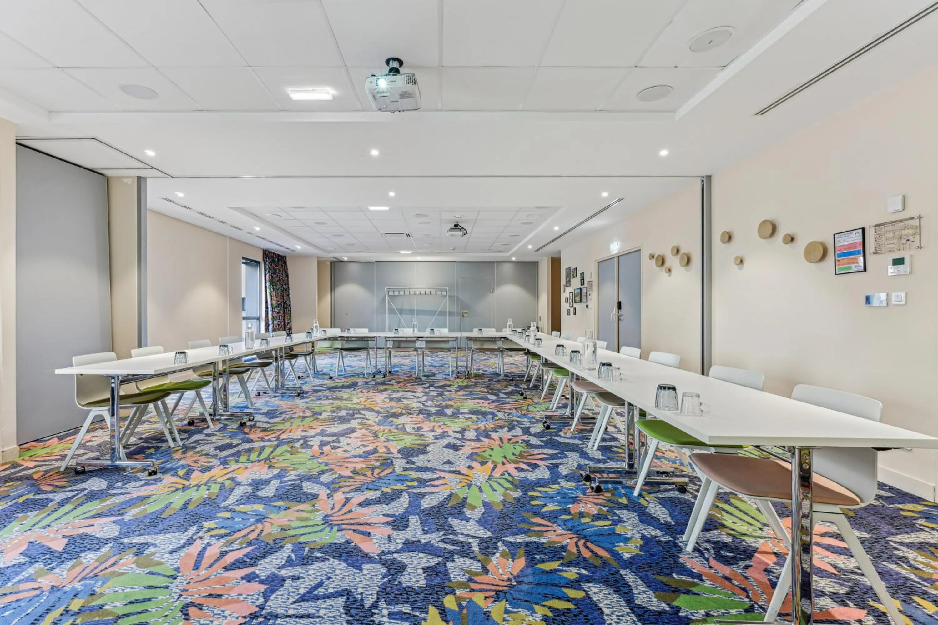 Seating area in Mercure Paris Orly Airport