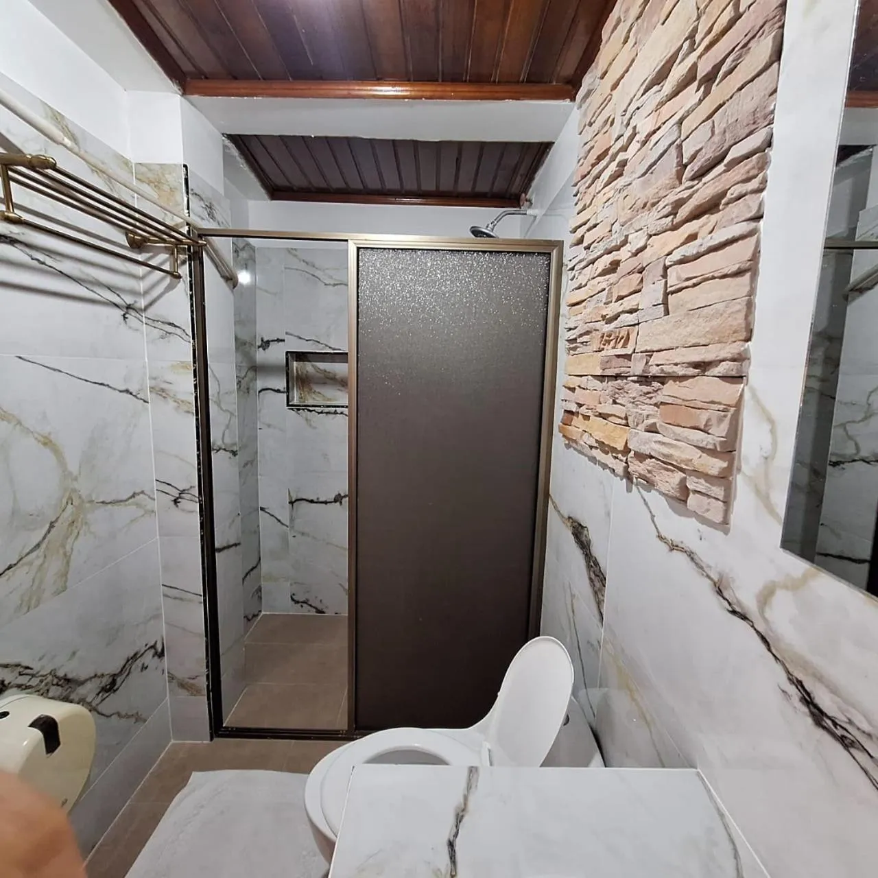 Shower in Hotel Yurupary AMAZONAS