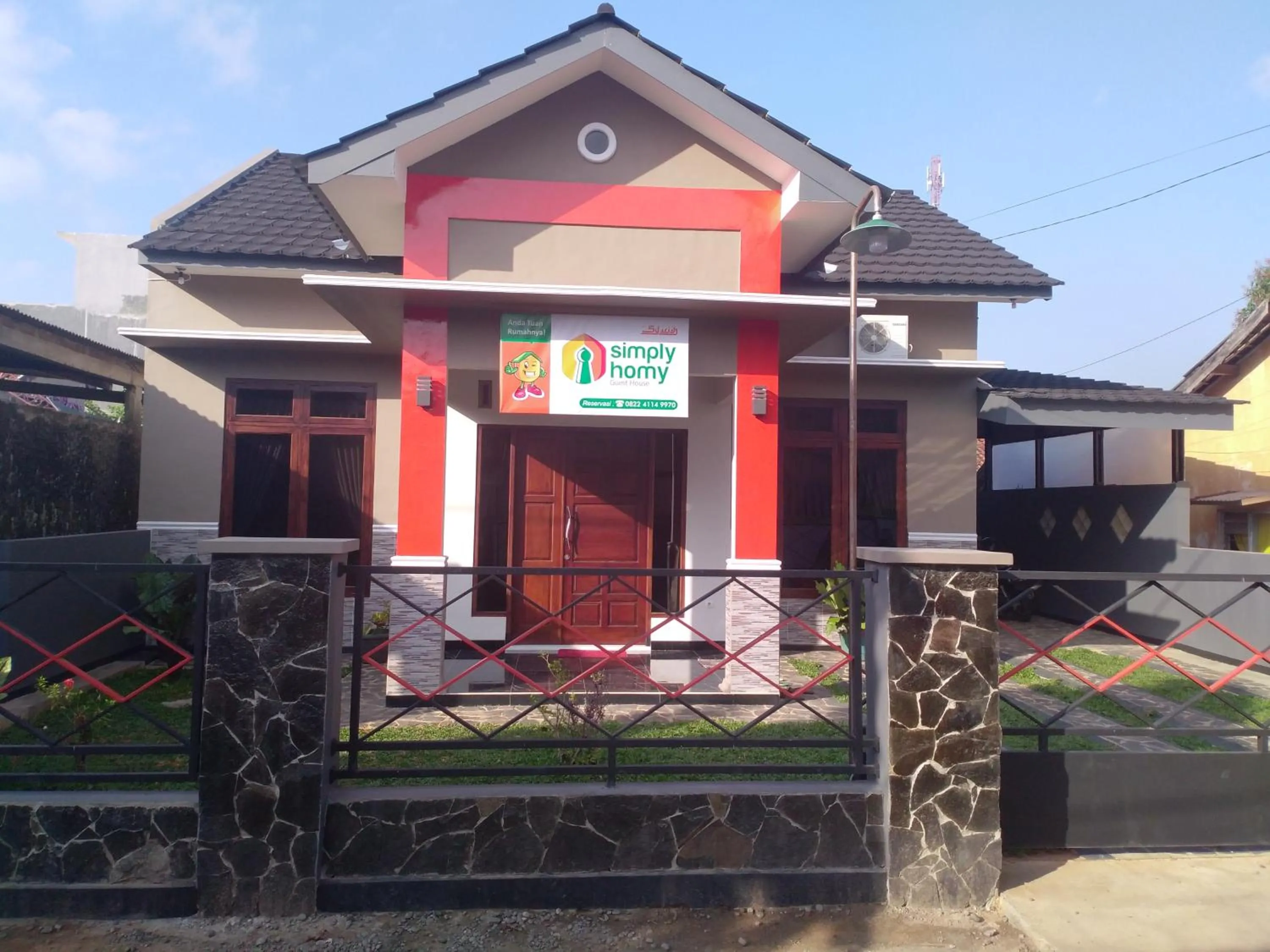 Property building in Homestay Purbalingga Tengah Kota by Simply Homy
