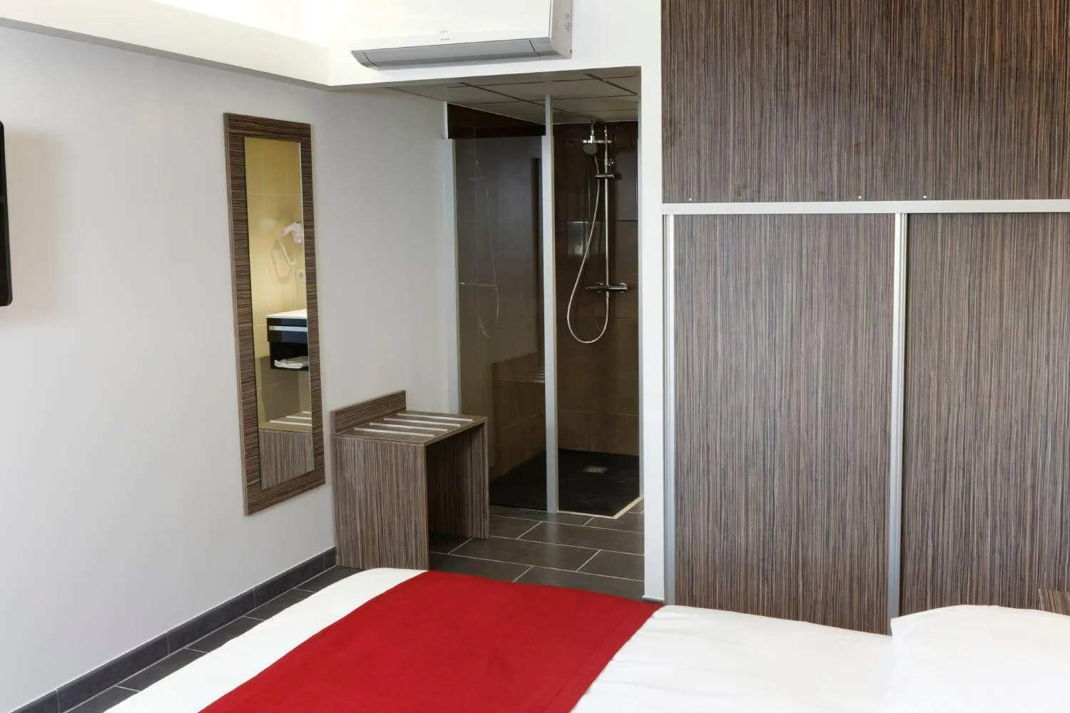 Bed in Hotel du Lac Foix