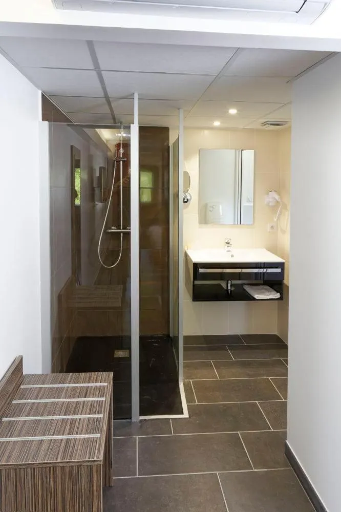 Bed in Hotel du Lac Foix