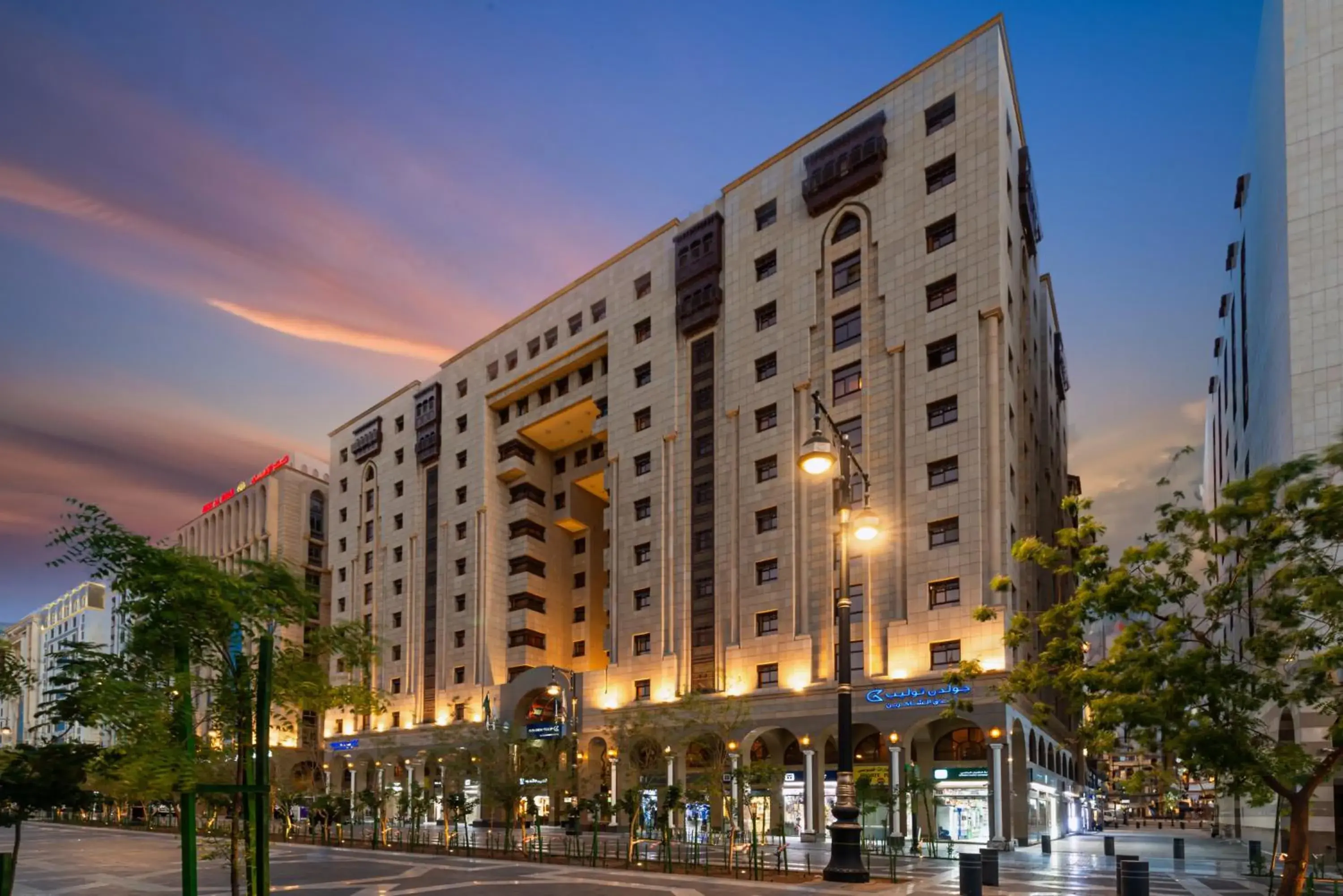 Property building in Golden Tulip Al Shakreen Property building in Golden Tulip Al Shakreen