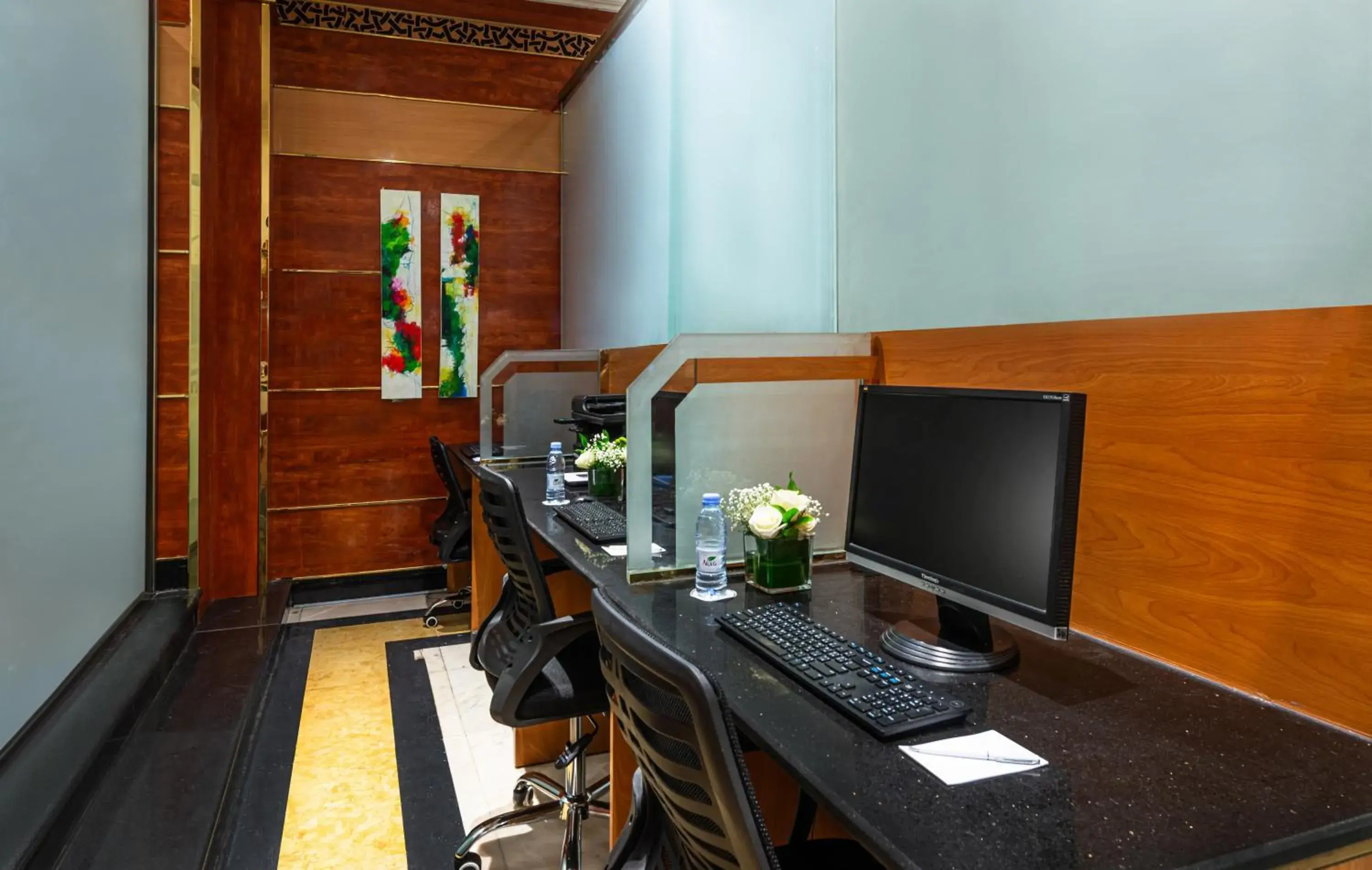 Property building in Golden Tulip Al Shakreen Property building in Golden Tulip Al Shakreen