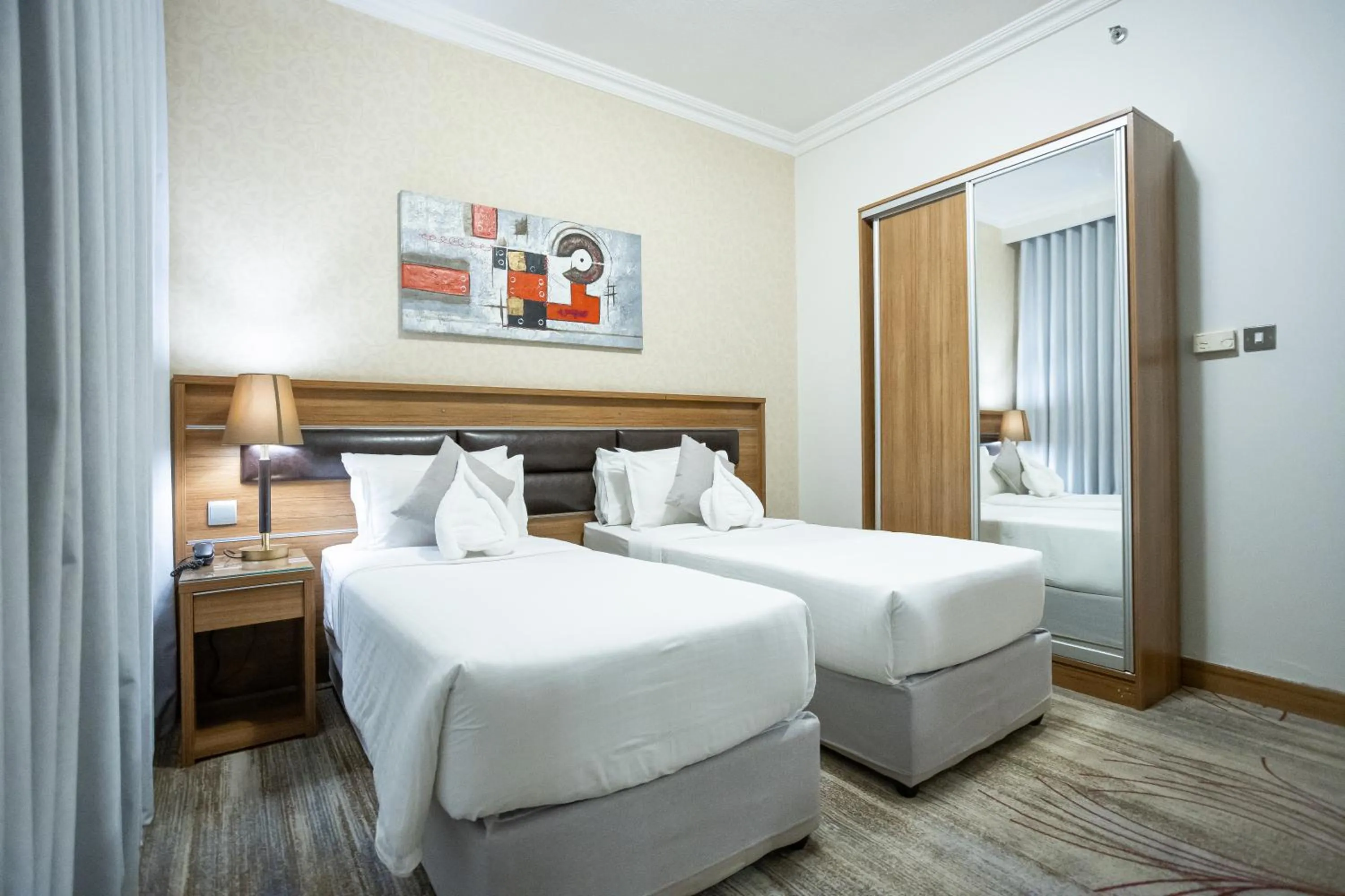 Bedroom, Bed in Golden Tulip Al Shakreen