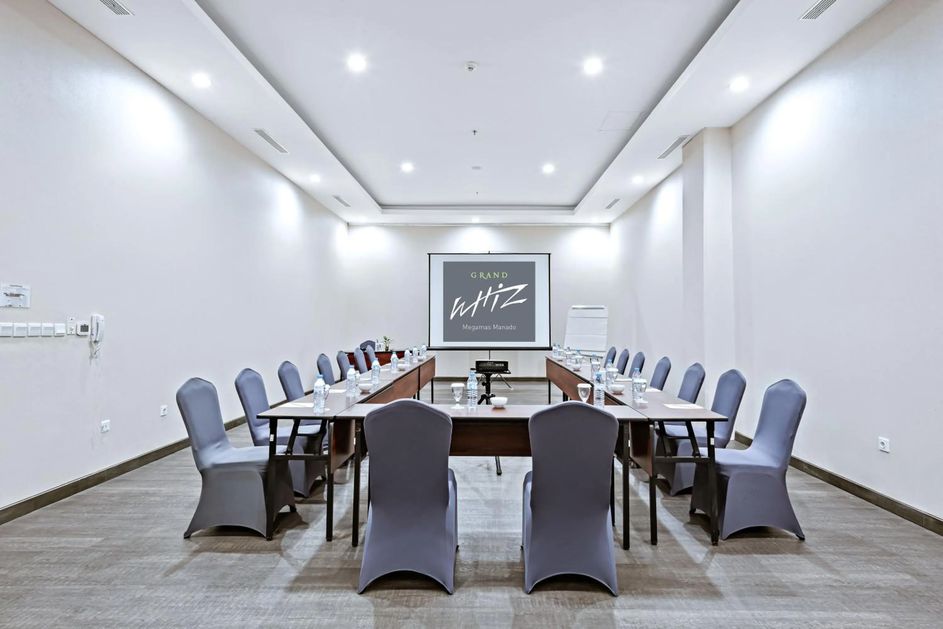 Meeting/conference room in Grand Whiz Megamas Manado