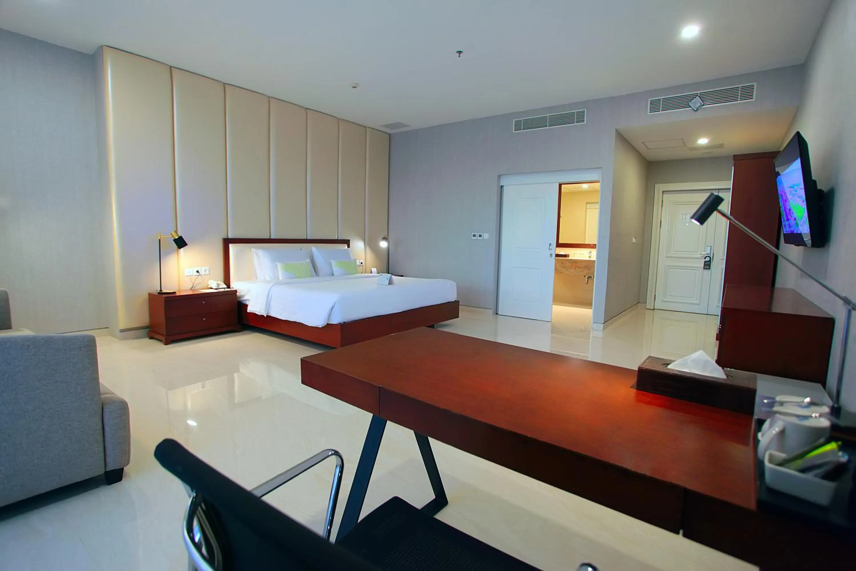 Grand Whiz Megamas Manado