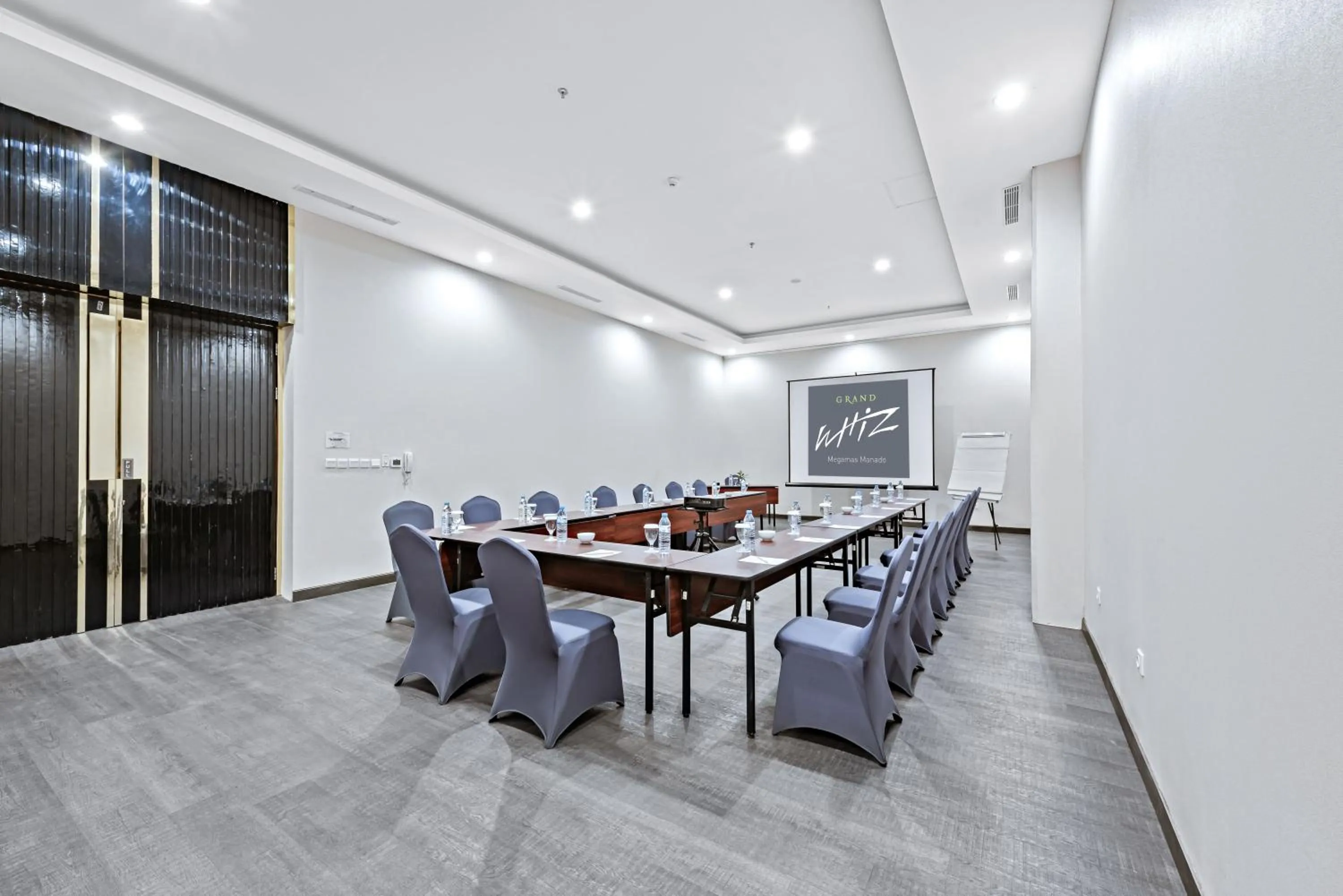 Meeting/conference room in Grand Whiz Megamas Manado