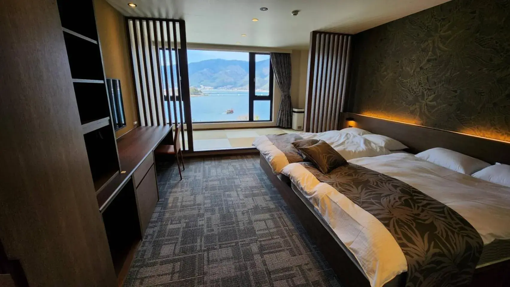 Western Room with Tatami area with Lounge Access (over 13 years old) - single occupancy - Lower Floor in Rakuyu Western Room with Tatami area with Lounge Access (over 13 years old) - single occupancy - Lower Floor in Rakuyu