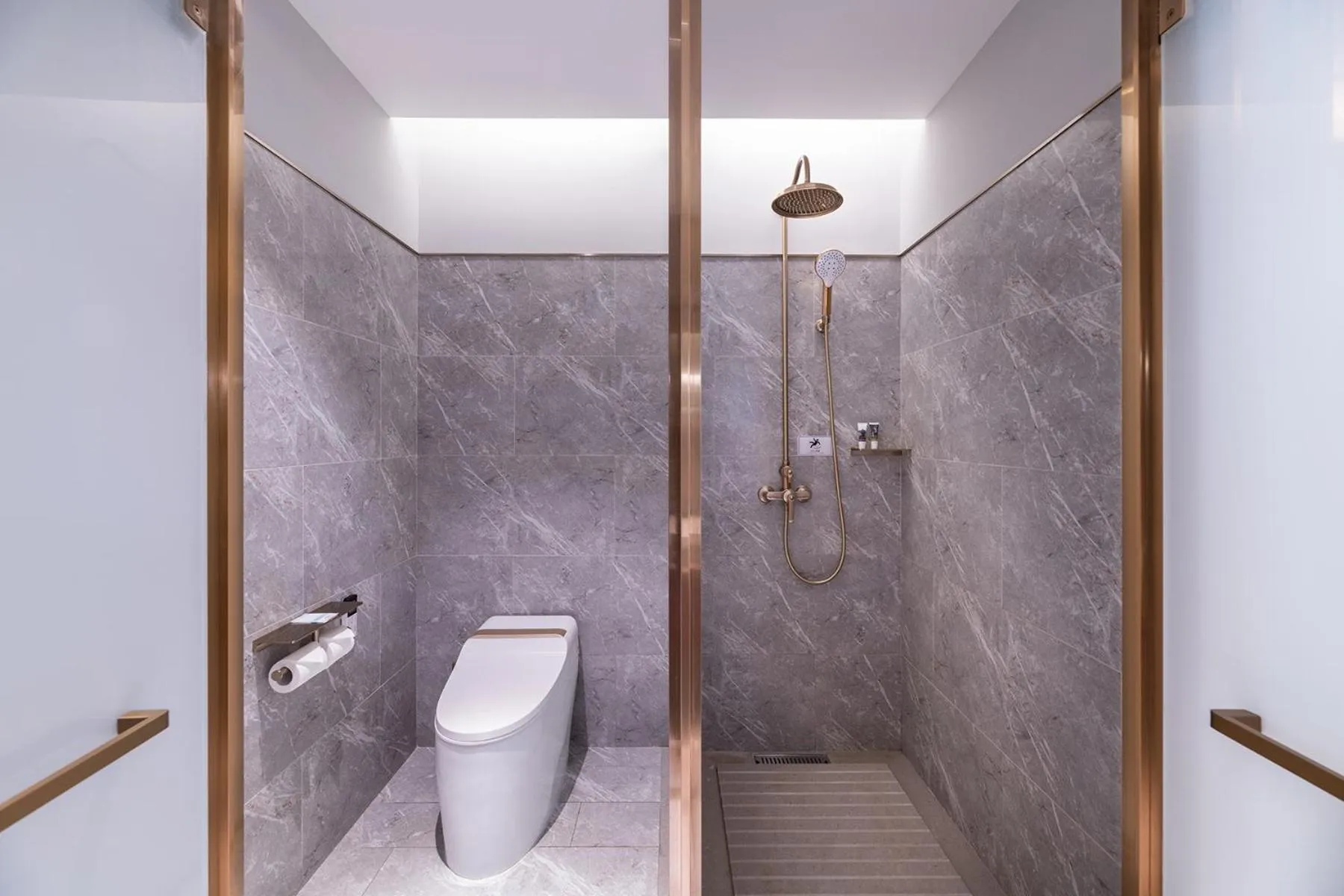 Shower in Mercure Shanghai Hongqiao Central