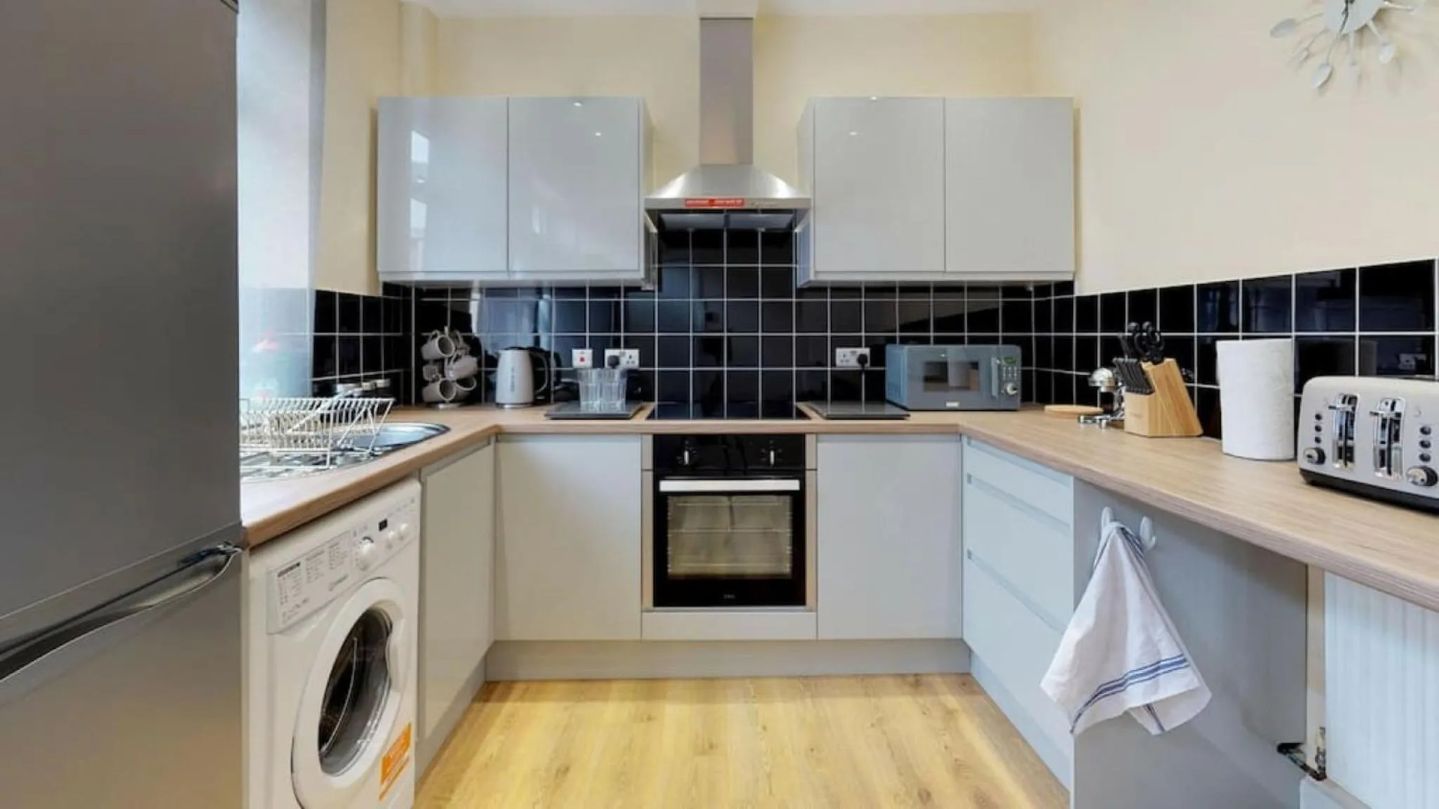 StayZo Westminster Stylish House Accommodation