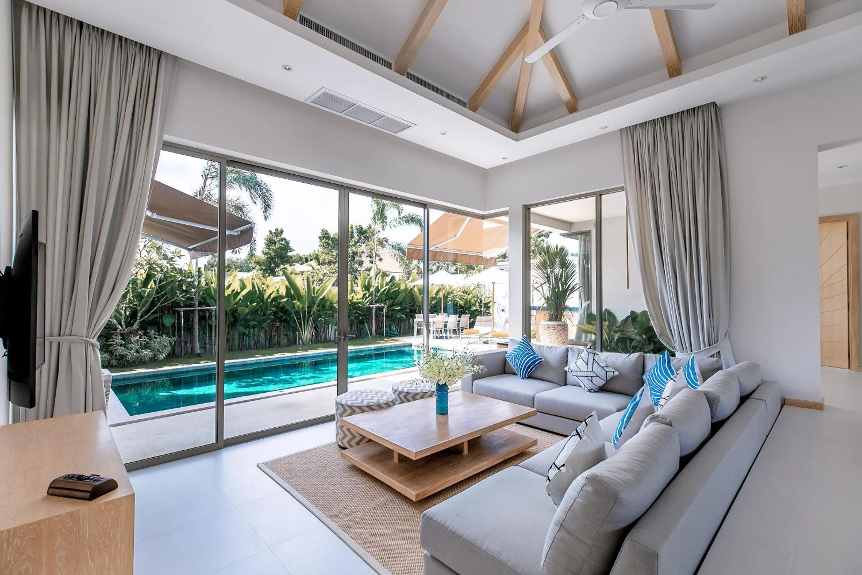 Modern 3BR Villa with Private Pool and BBQ
