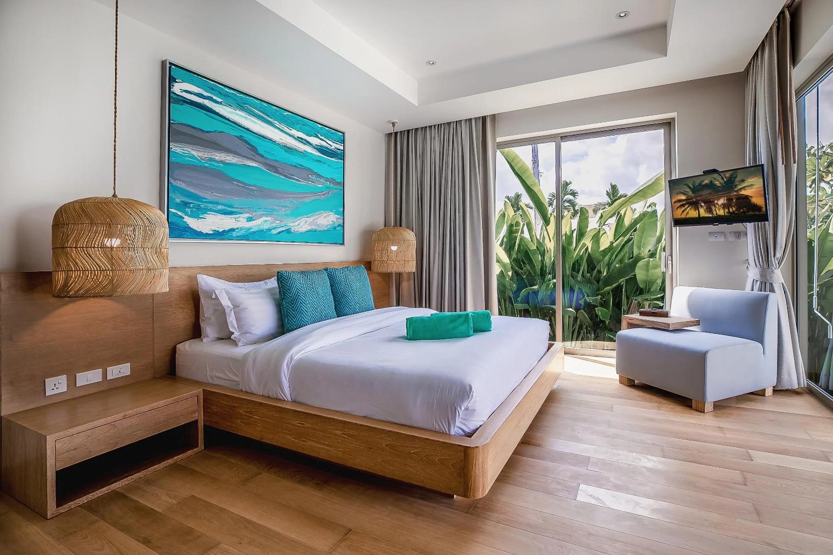 Modern 3BR Villa with Private Pool and BBQ