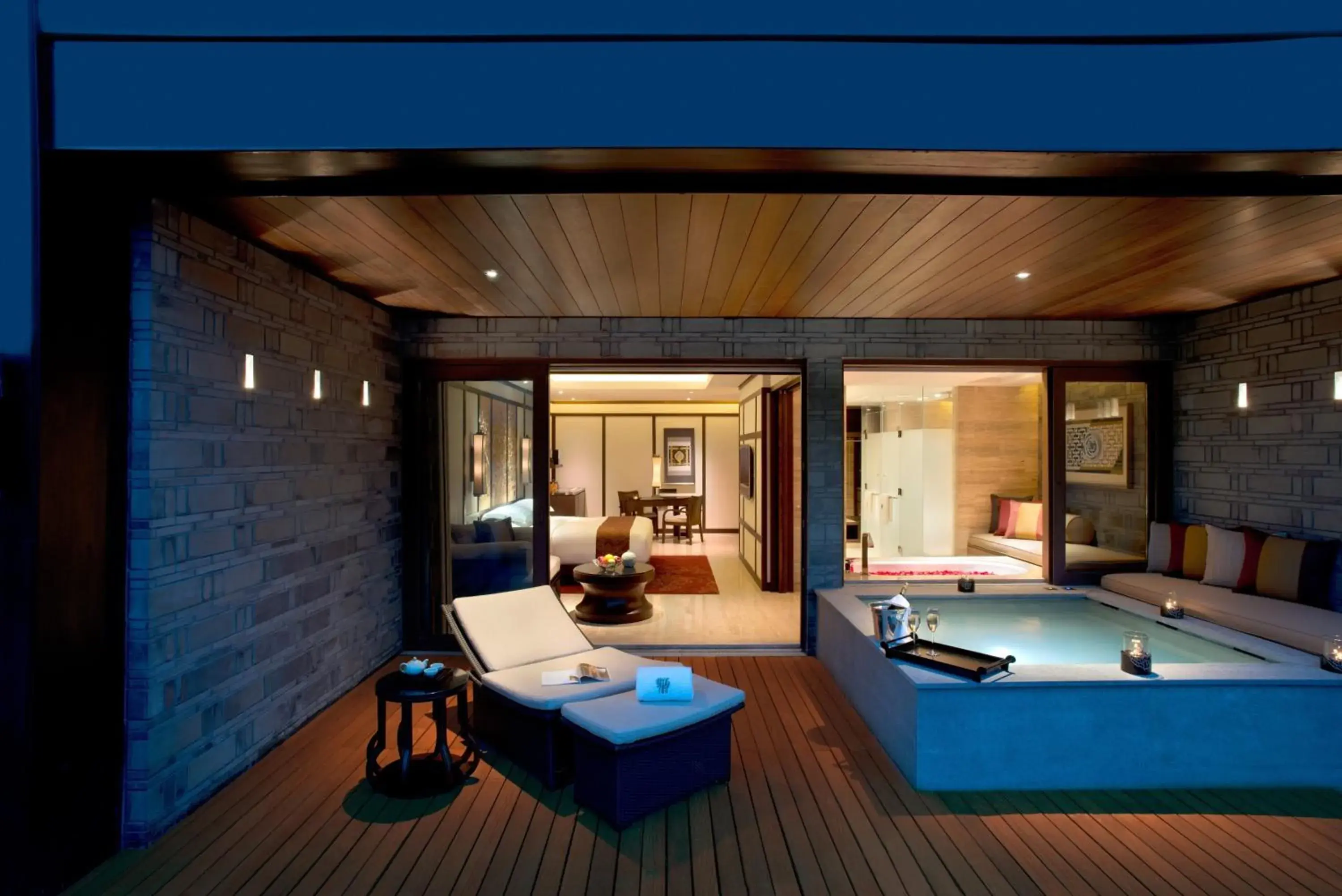 Balcony/Terrace, Bed in Banyan Tree Chongqing Beibei Balcony/Terrace, Bed in Banyan Tree Chongqing Beibei