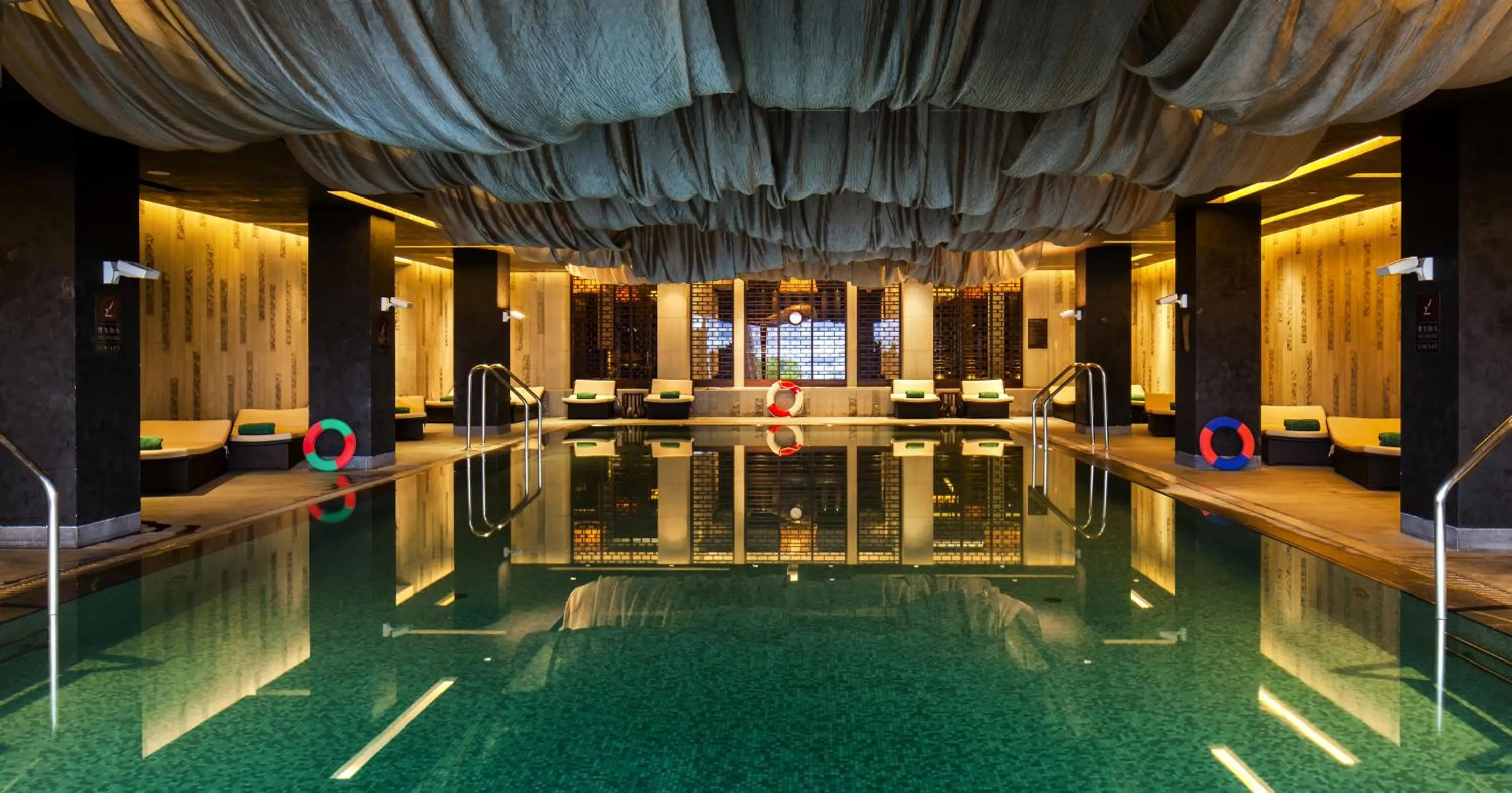 Swimming pool in Banyan Tree Chongqing Beibei