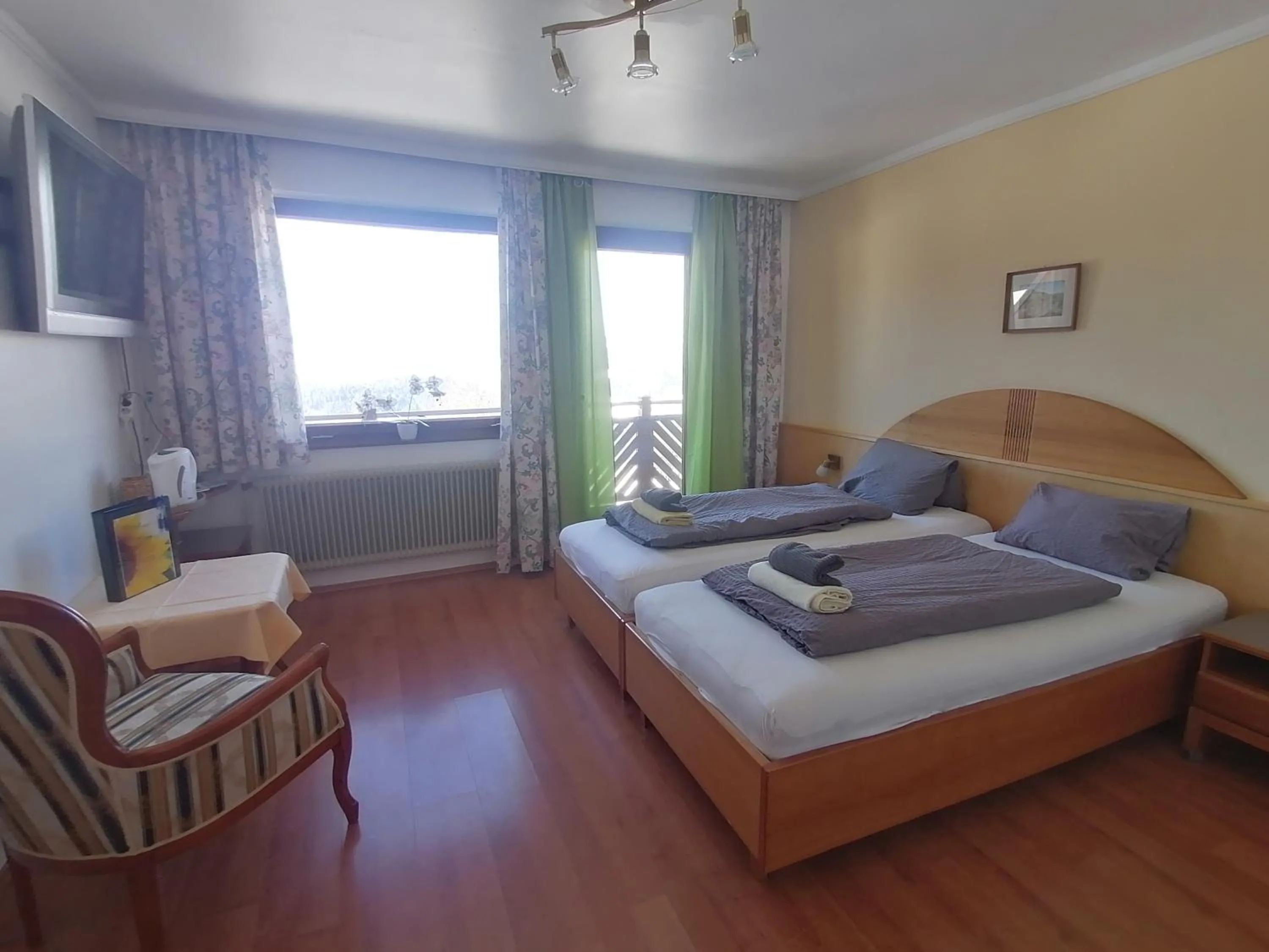 Bedroom, Bed in Landhotel Oberwengerhof