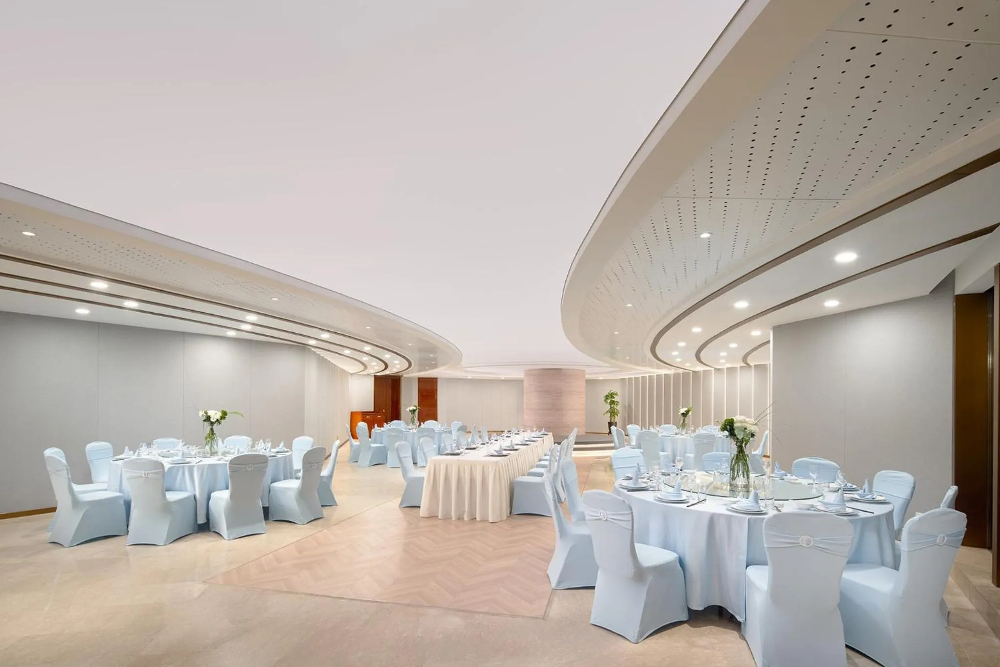 Banquet/Function facilities in Crowne Plaza Zhenjiang by IHG