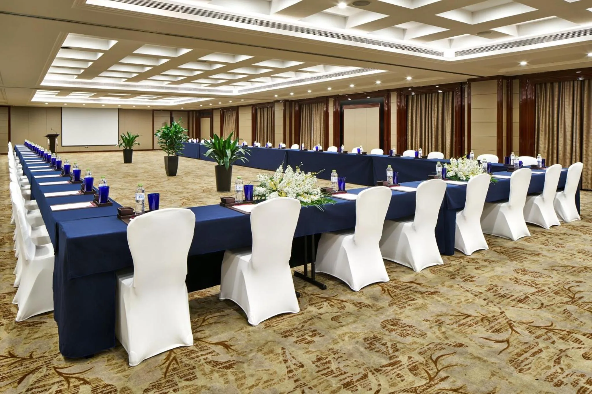Meeting/conference room in Crowne Plaza Zhenjiang by IHG