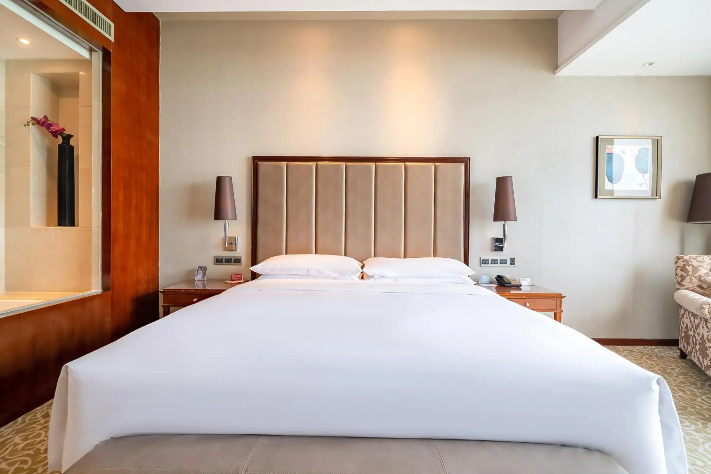 Bedroom, Bed in Crowne Plaza Zhenjiang by IHG Bedroom, Bed in Crowne Plaza Zhenjiang by IHG
