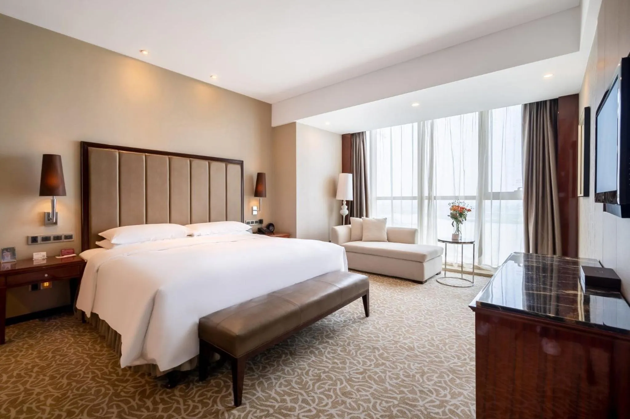 Photo of the whole room, Bed in Crowne Plaza Zhenjiang by IHG