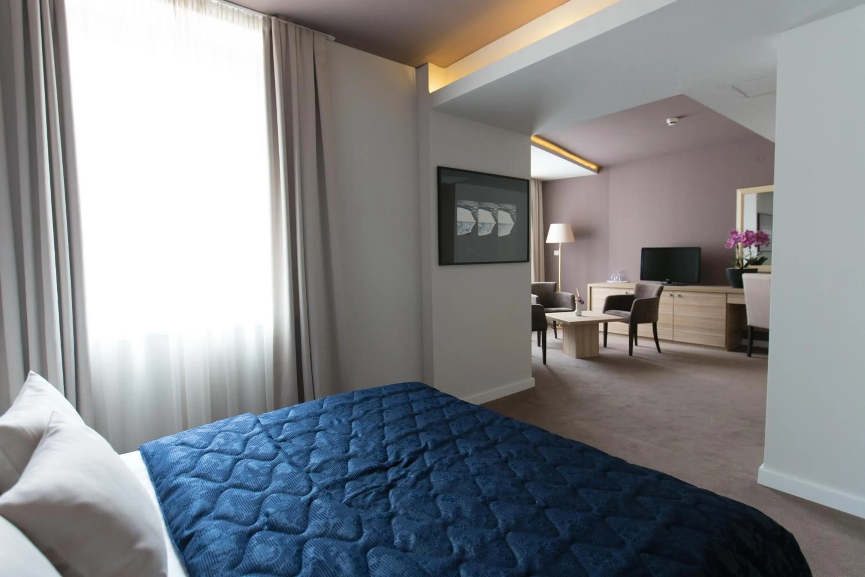 Bed in New City Hotel & Restaurant Niš