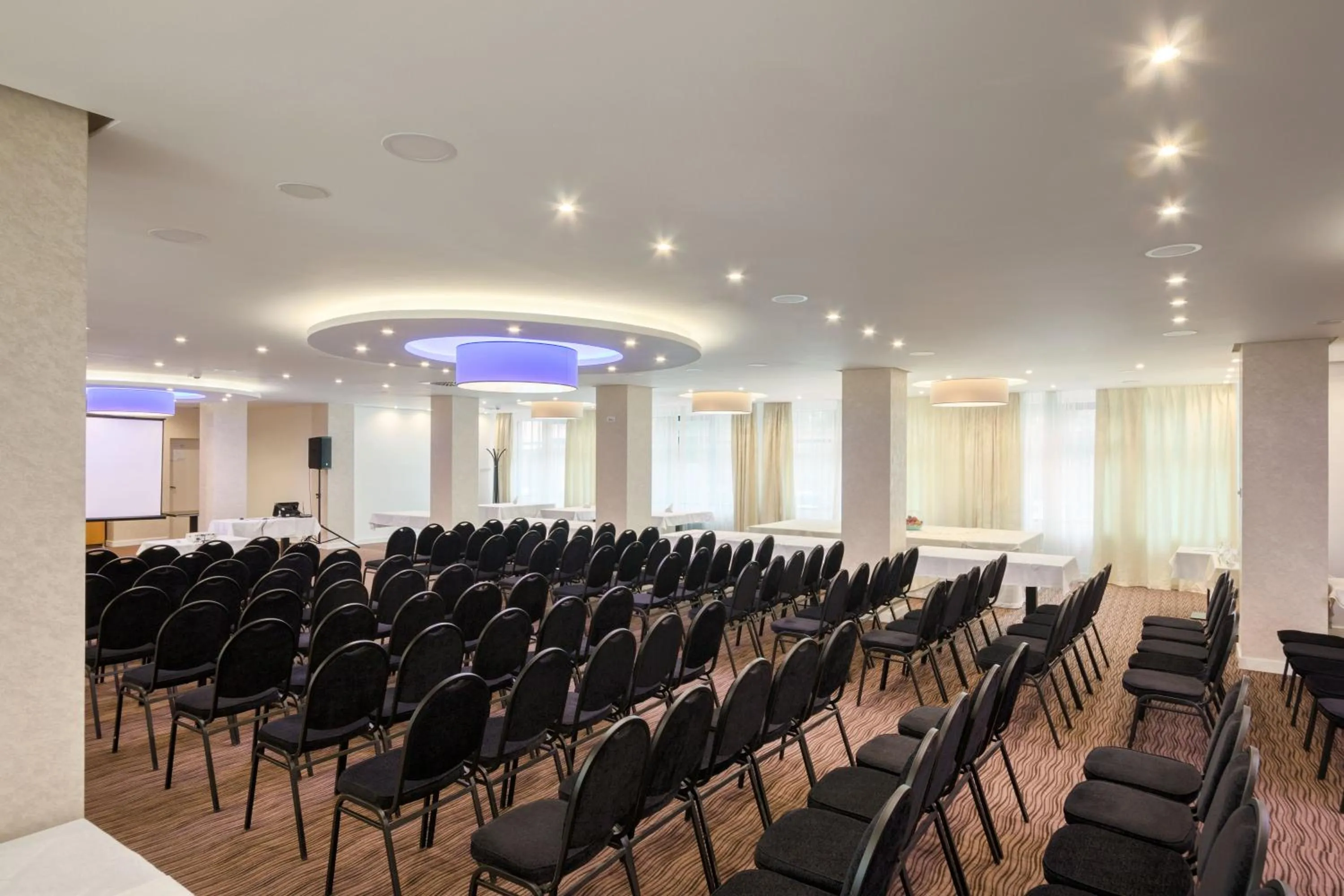Meeting/conference room in New City Hotel & Restaurant Niš