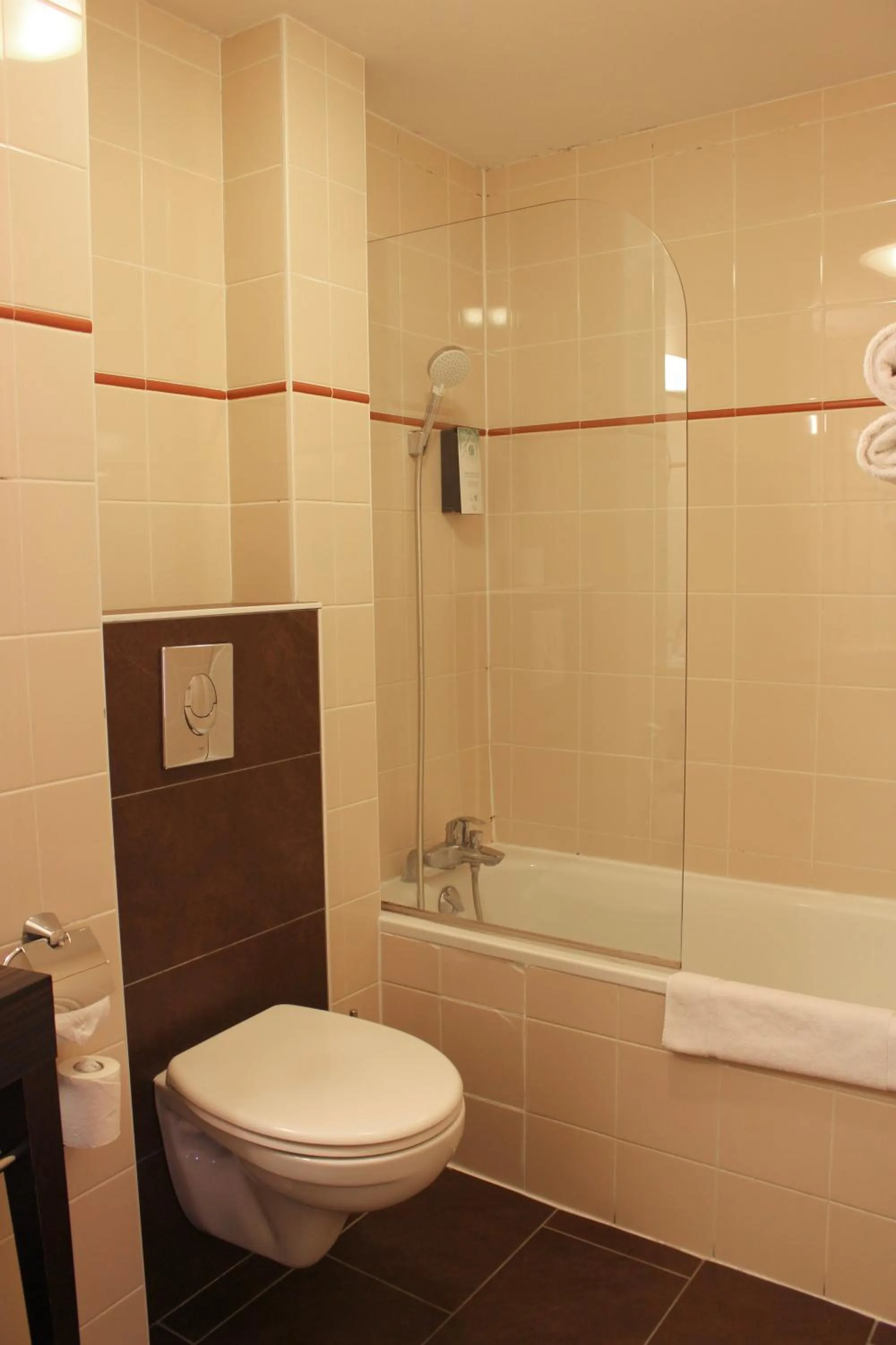 Bathroom in Kyriad Hotel Dijon Gare